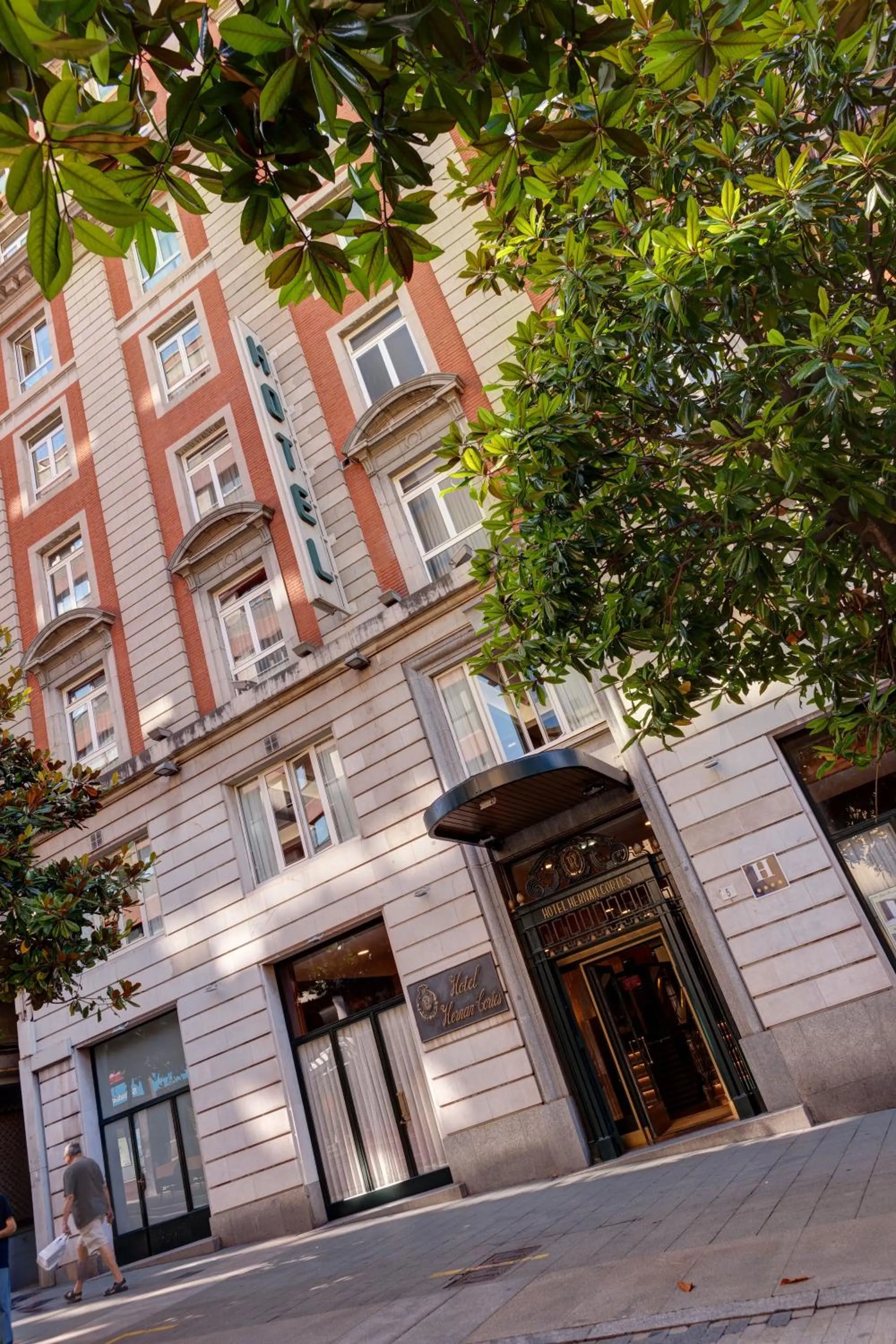 Property building in Hotel Hernán Cortés