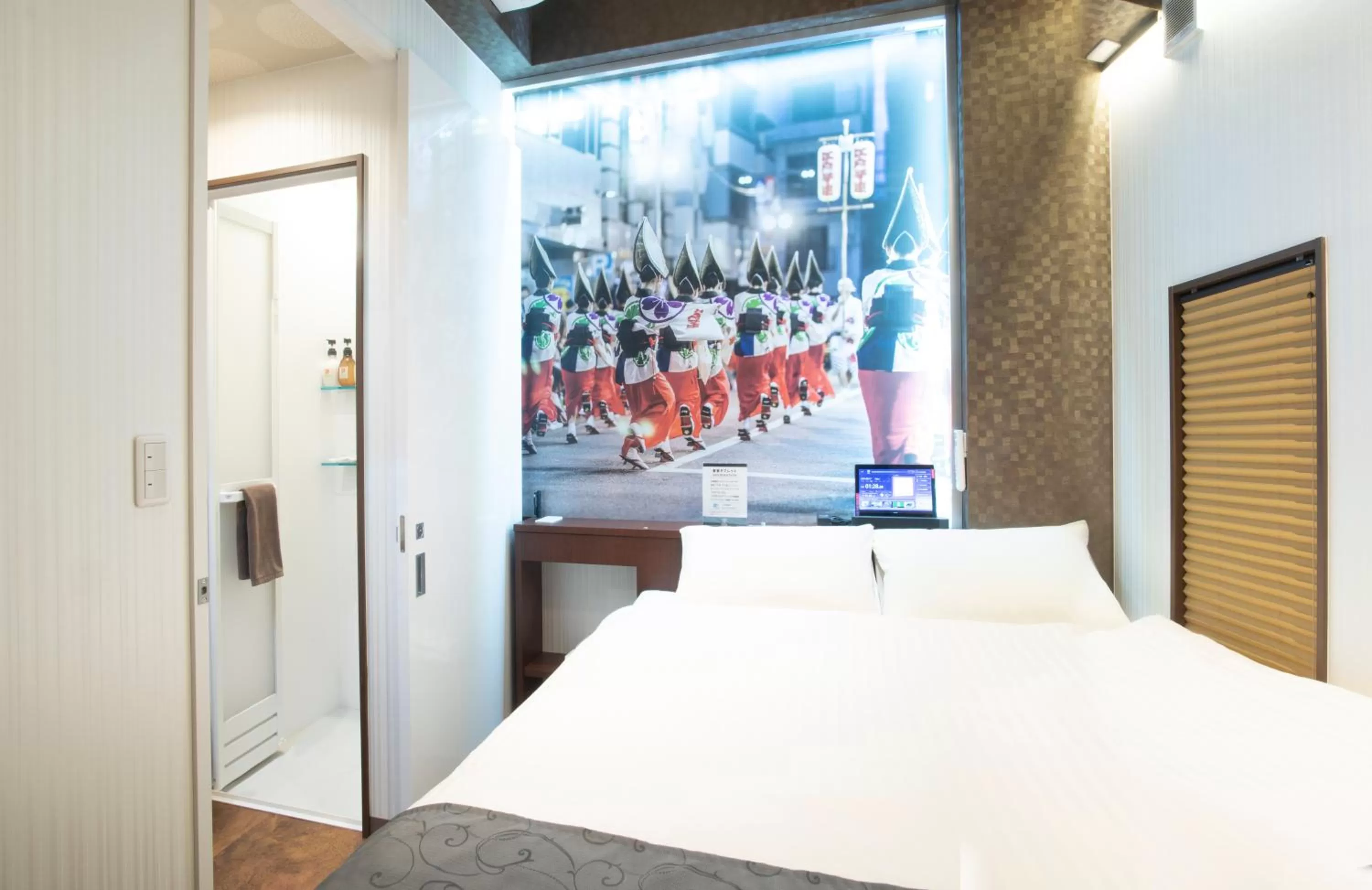 Photo of the whole room, Bed in Pinpon Hotel Hiroshima