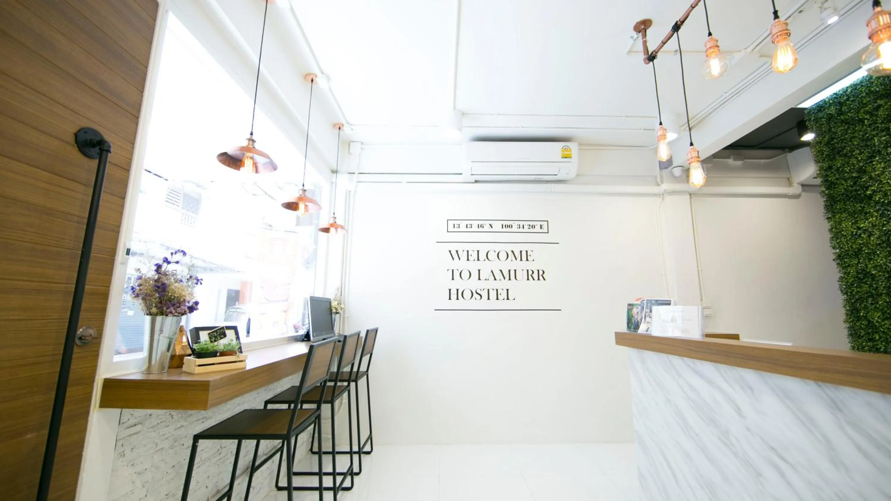 Lobby or reception in Lamurr Sukhumvit 41