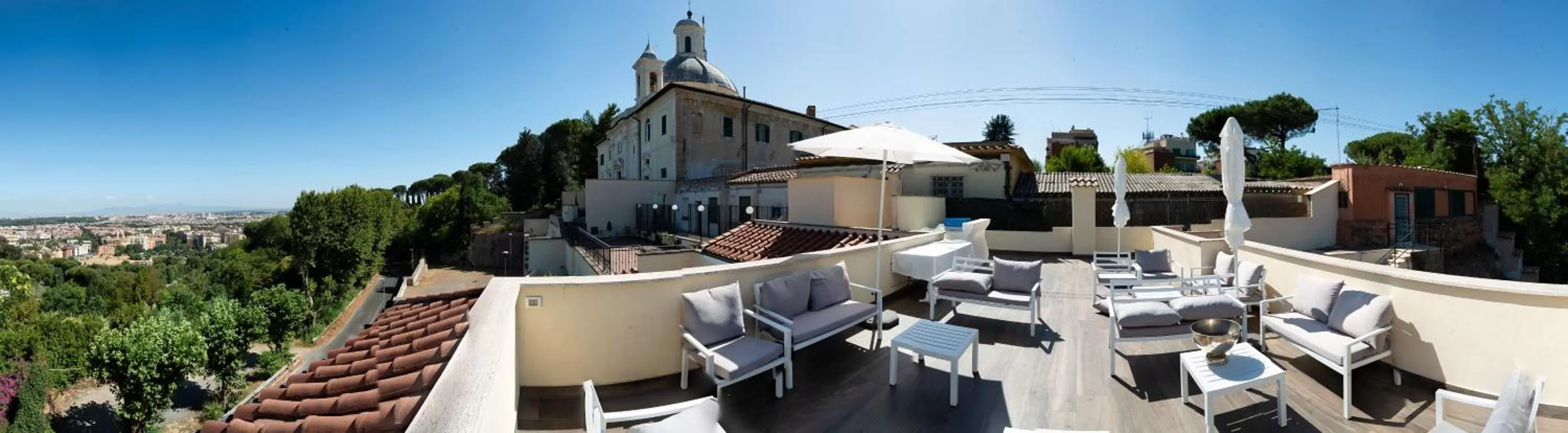 Property building in Monastero dei Santi