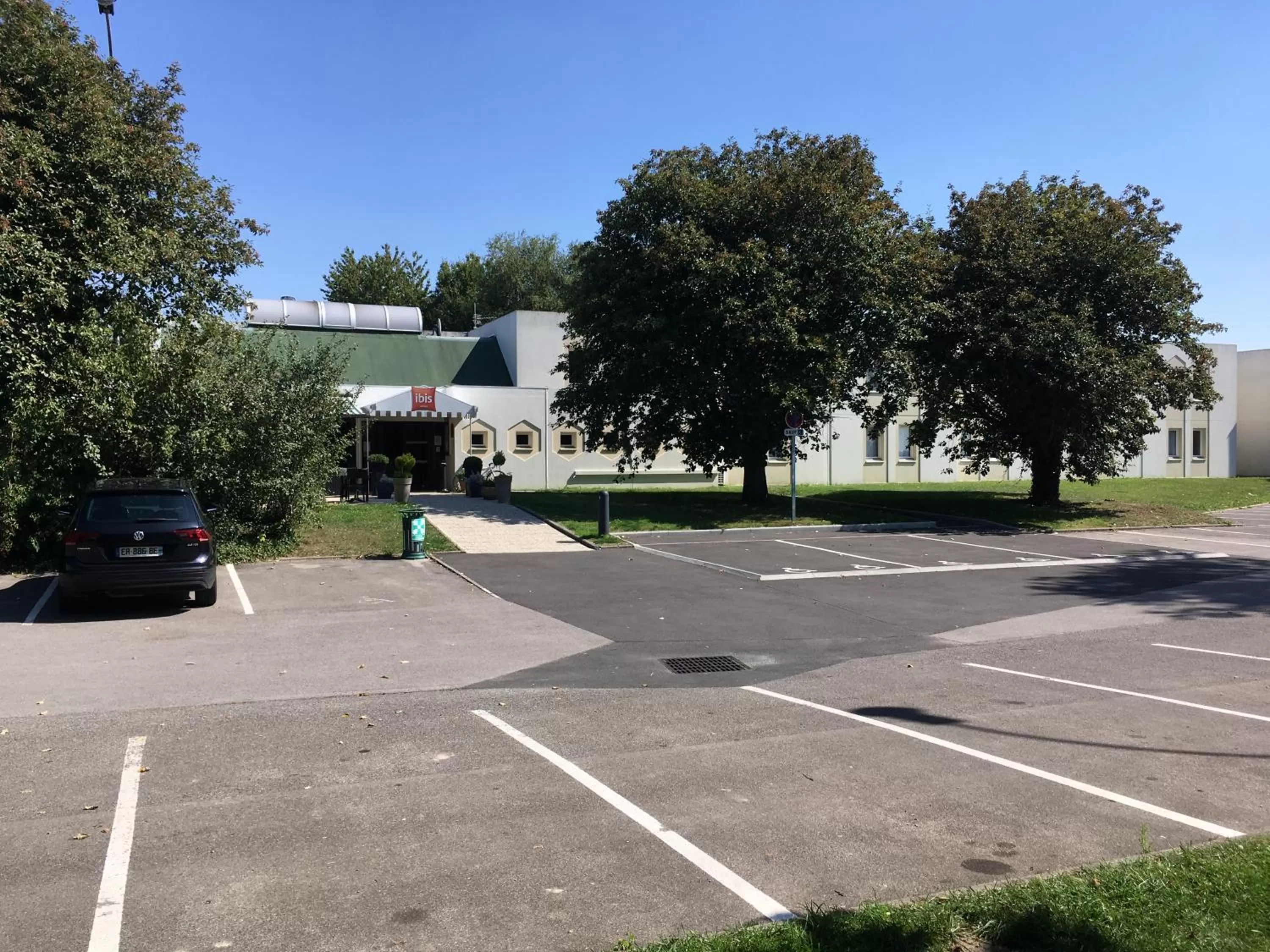 Property building in ibis Abbeville