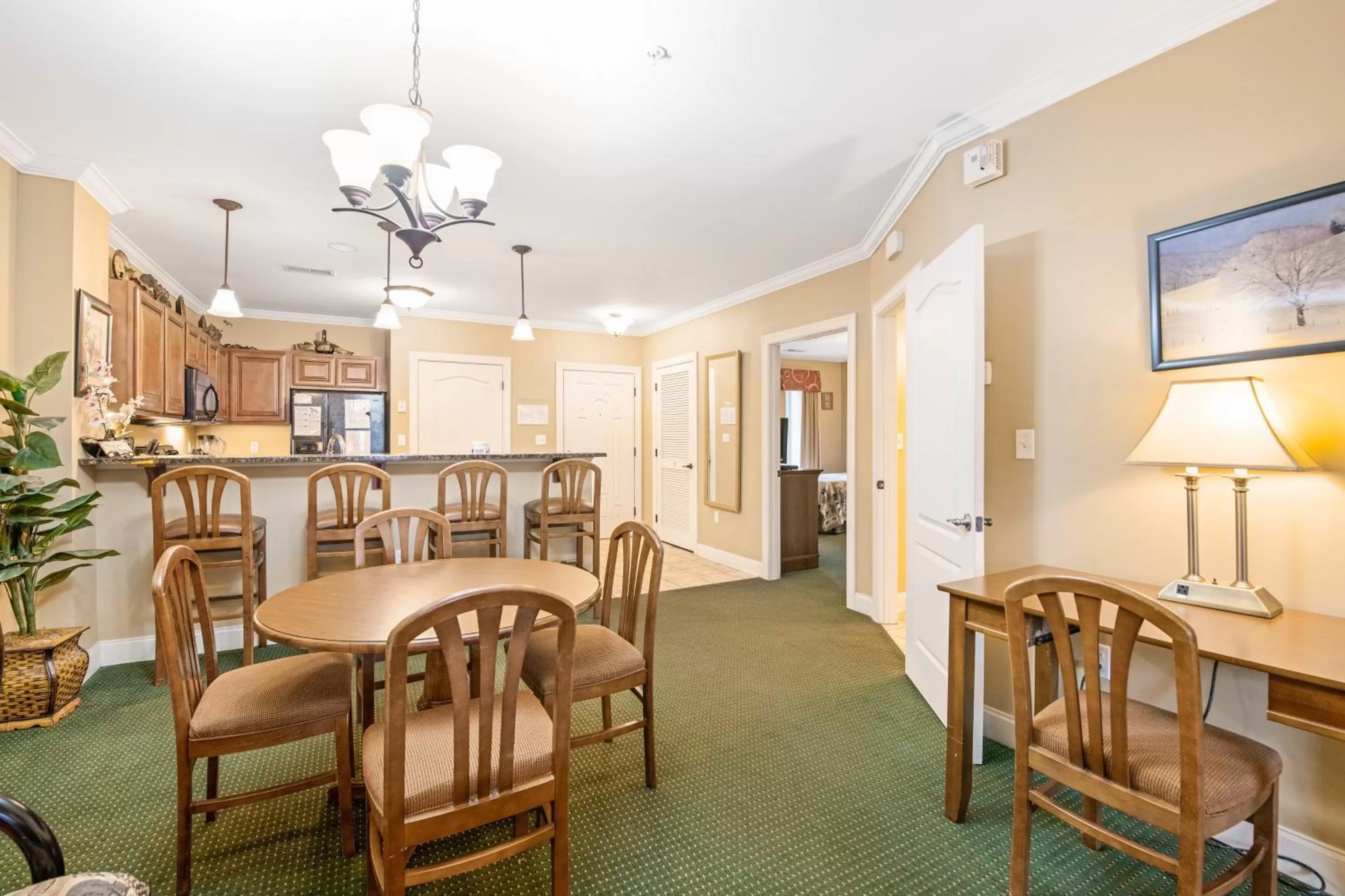 Restaurant/Places to Eat in Summit Manor Condos Unit B3052