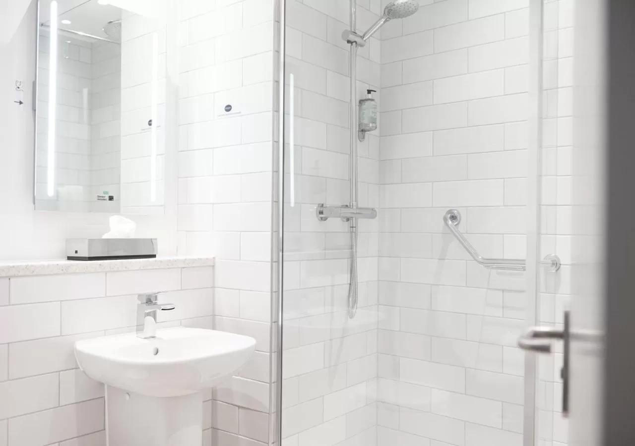 Bathroom in Toby Carvery Exeter M5 J30 by Innkeeper's Collection