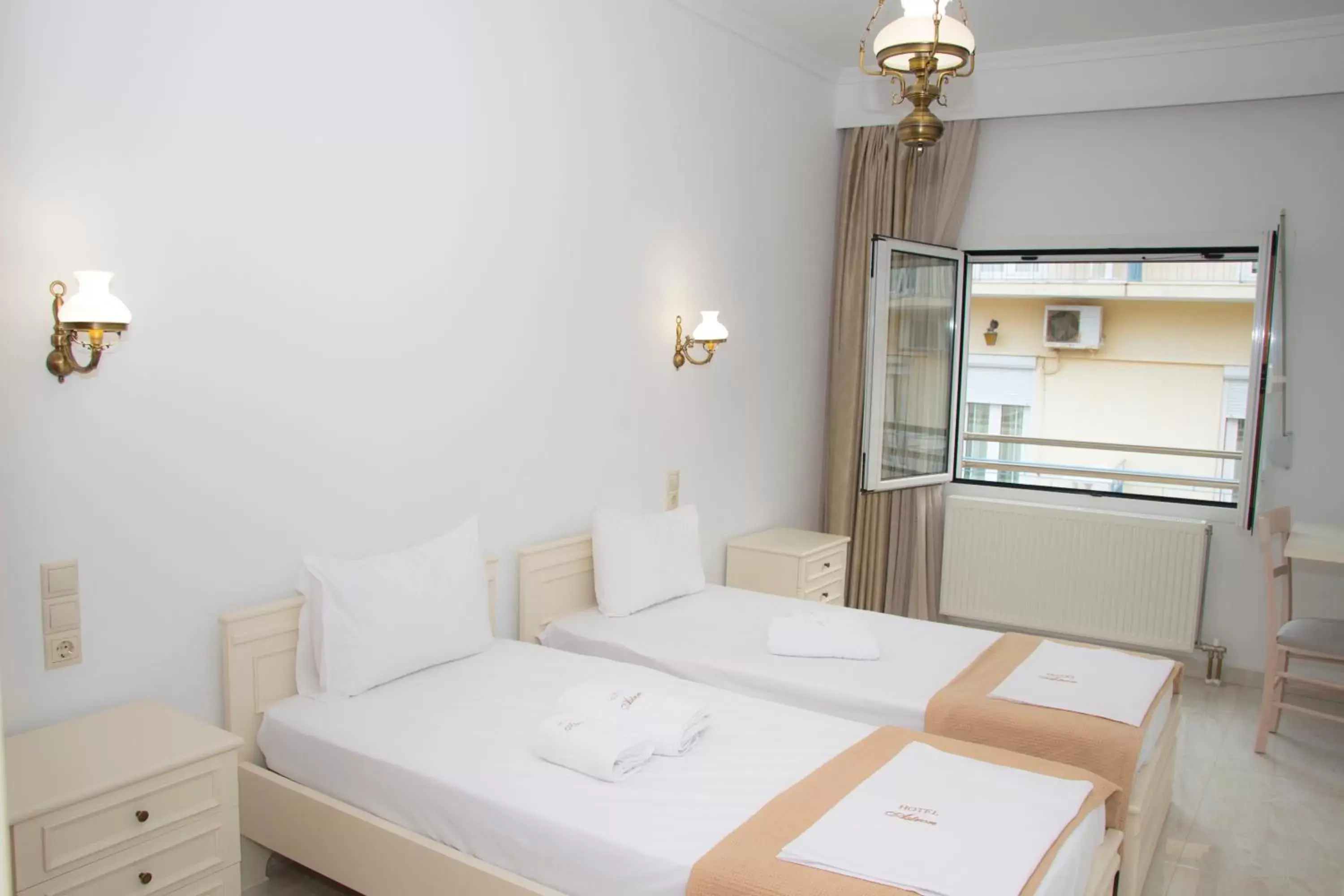 Standard Twin Room Without Balcony - single occupancy in Hotel Astron Standard Twin Room Without Balcony - single occupancy in Hotel Astron