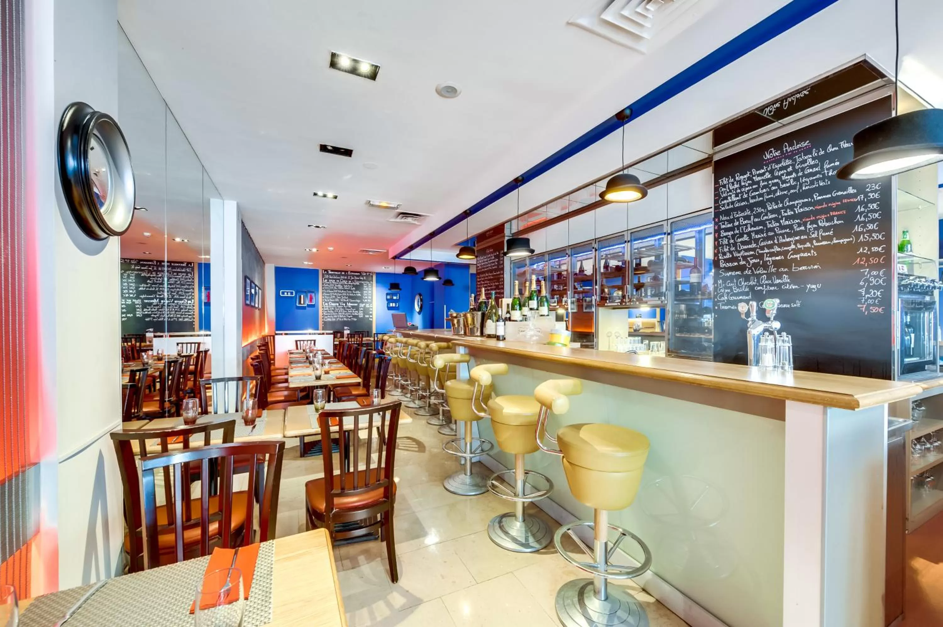 Restaurant/places to eat in Hôtel Mercure Paris Centre Gare Montparnasse