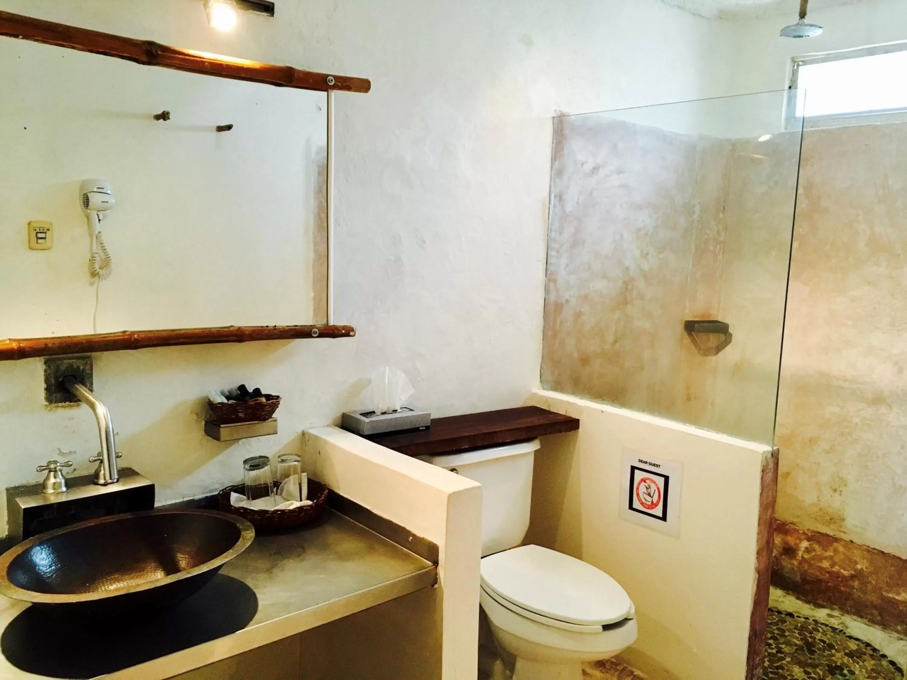 Bathroom in Maria's Kan Kin