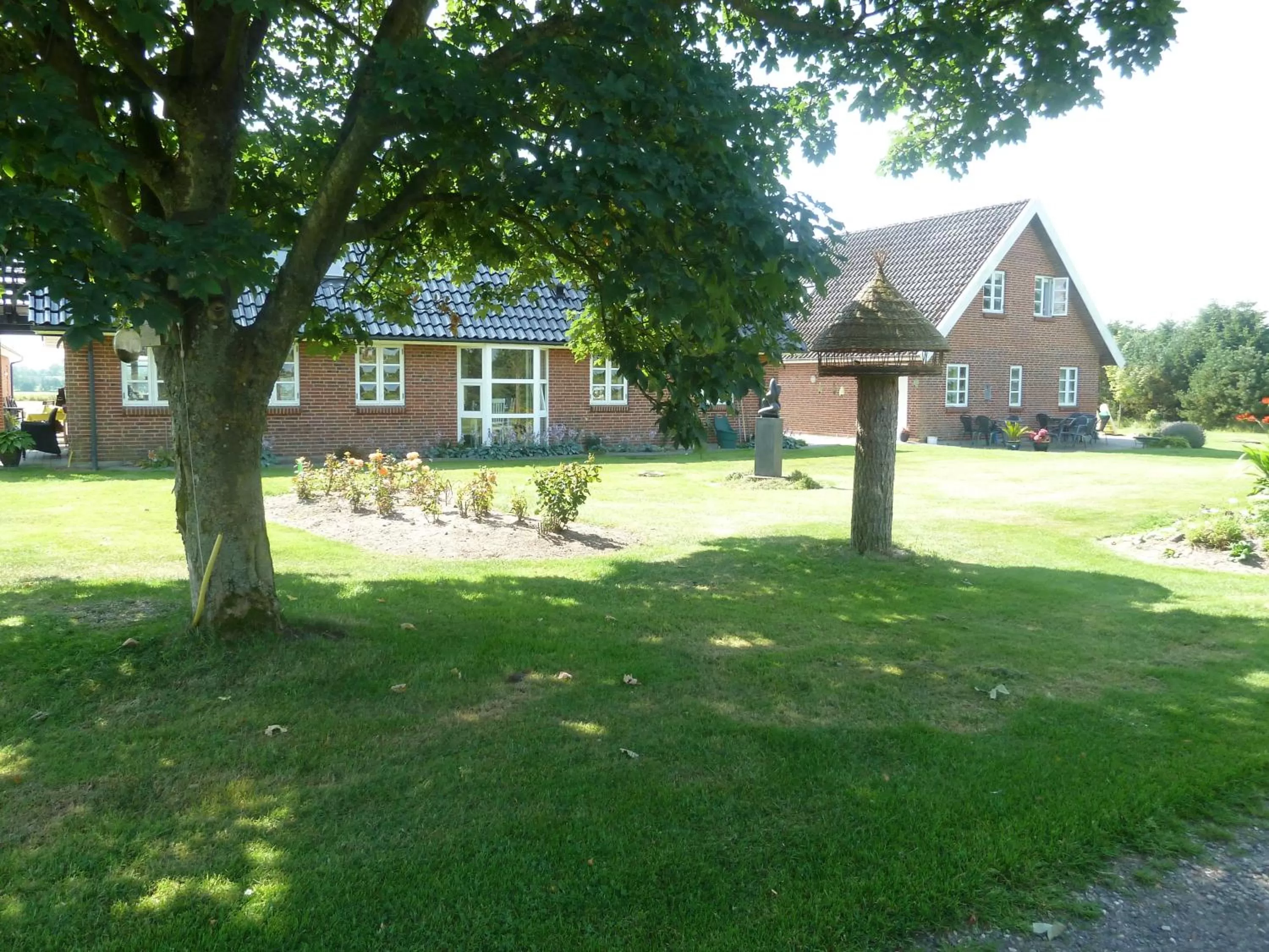 Facade/entrance, Garden in Give Bed & Breakfast