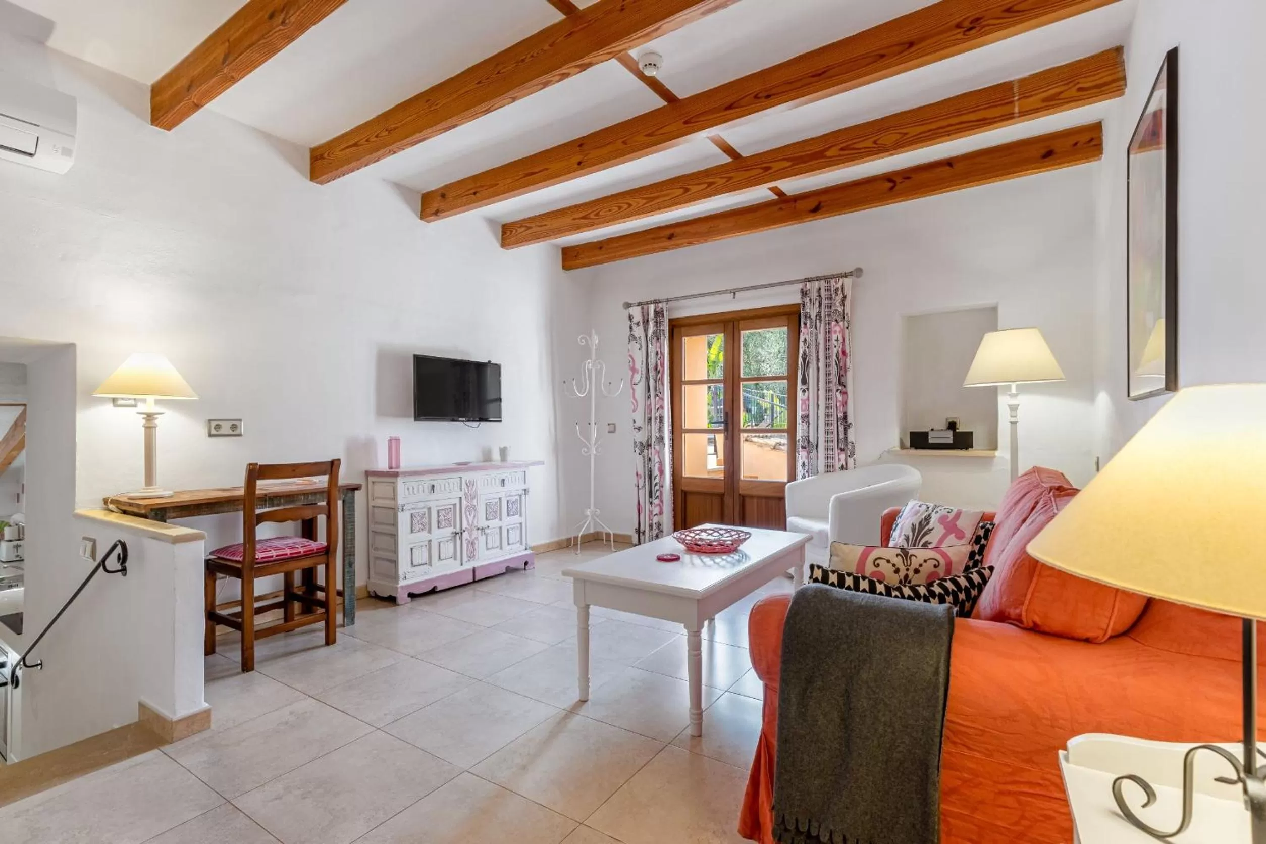 Living room, Bed in Finca Son Jorbo - Adults only