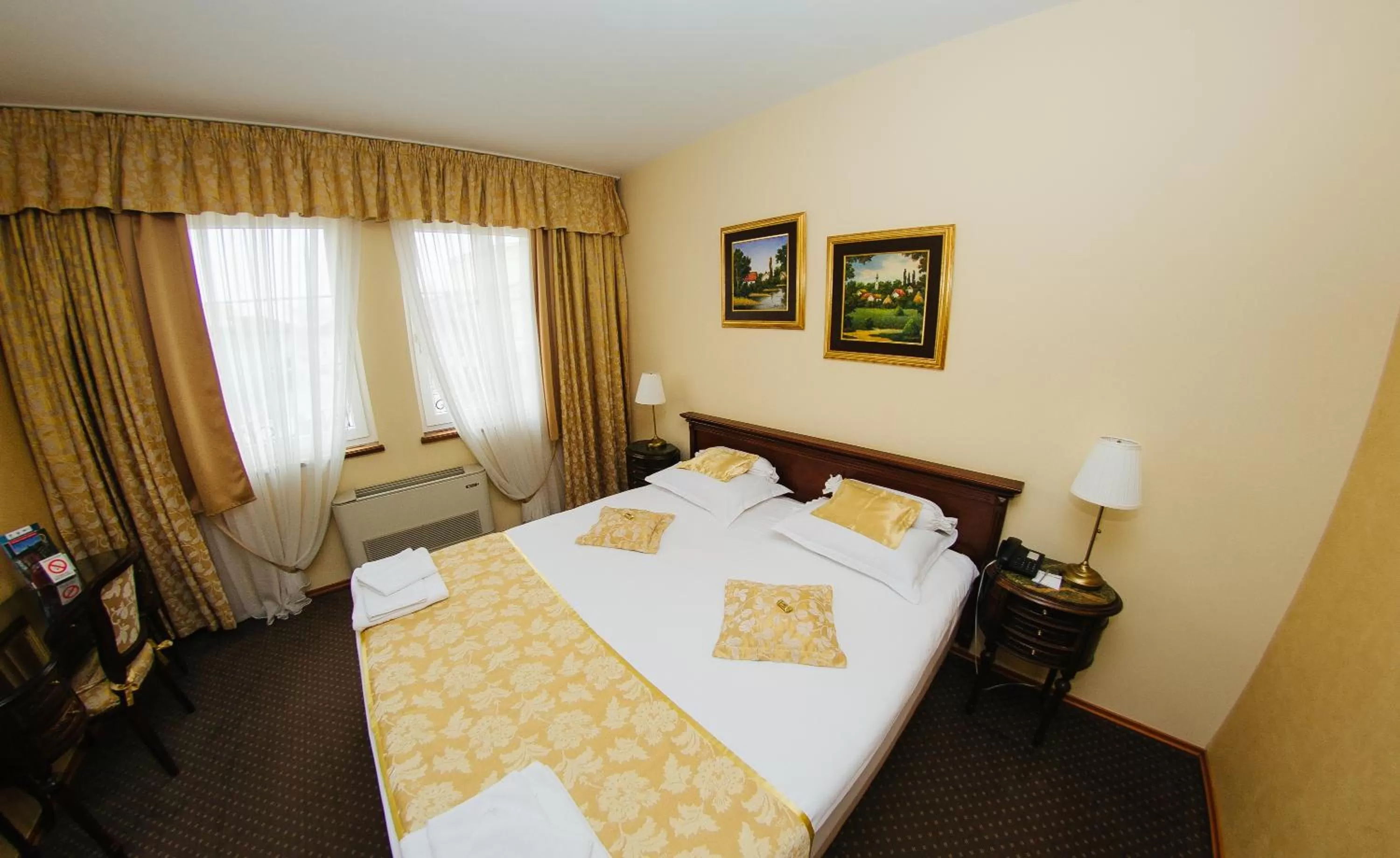 Photo of the whole room, Bed in Garni Hotel Andric