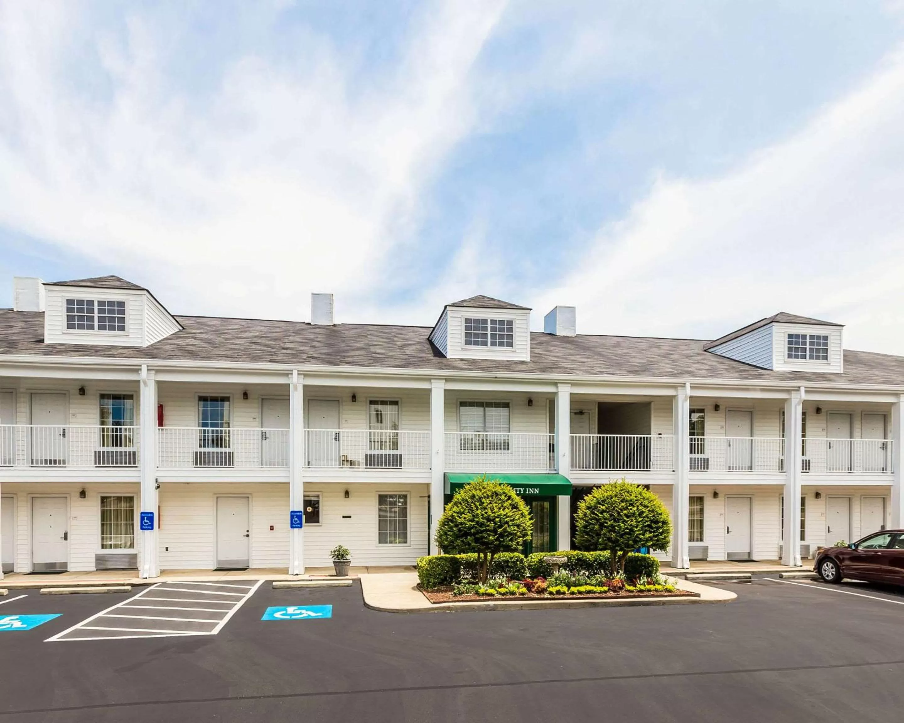 Property building in Quality Inn Trussville I-59 exit 141