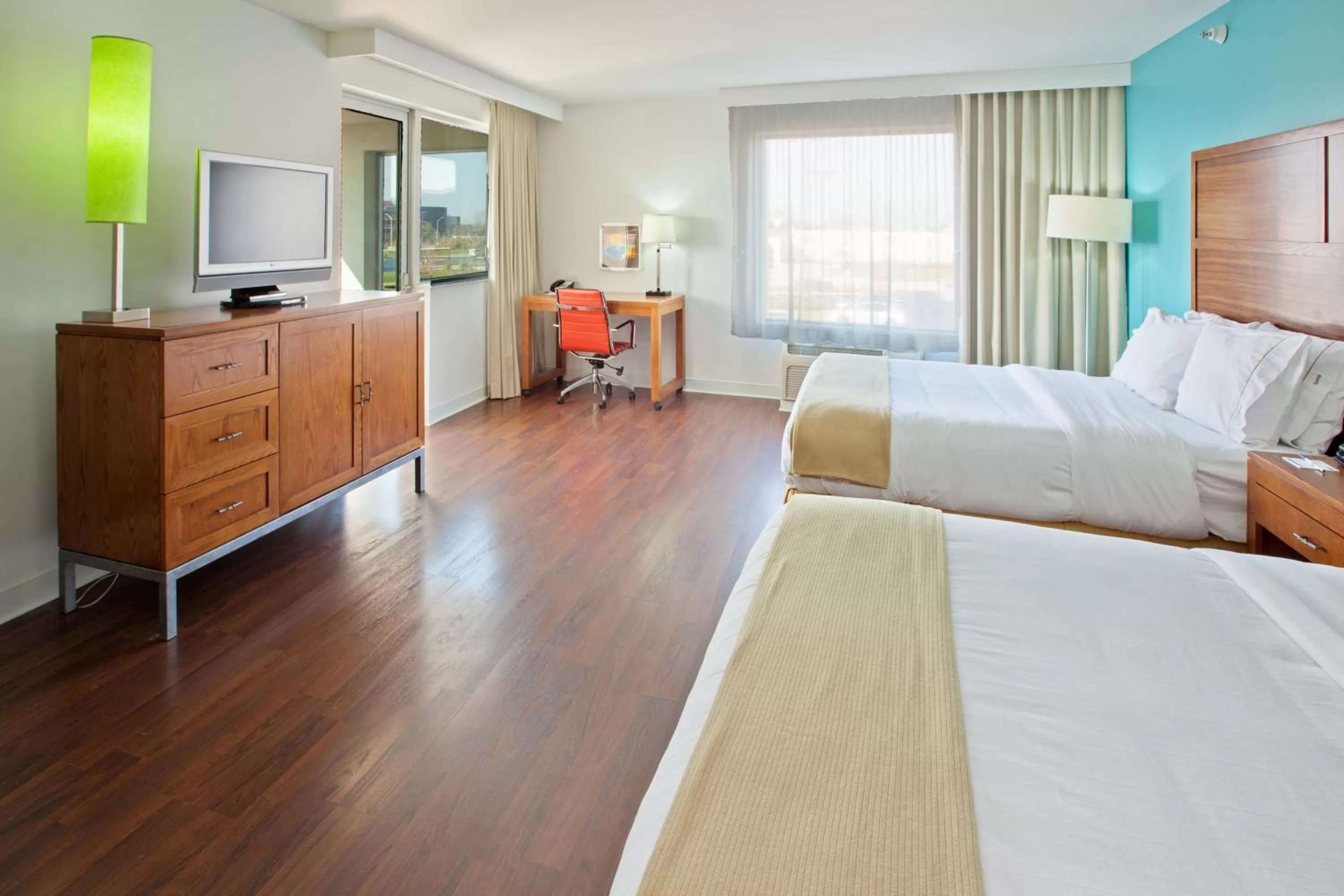 Photo of the whole room, Bed in Holiday Inn Express Indianapolis - Fishers by IHG