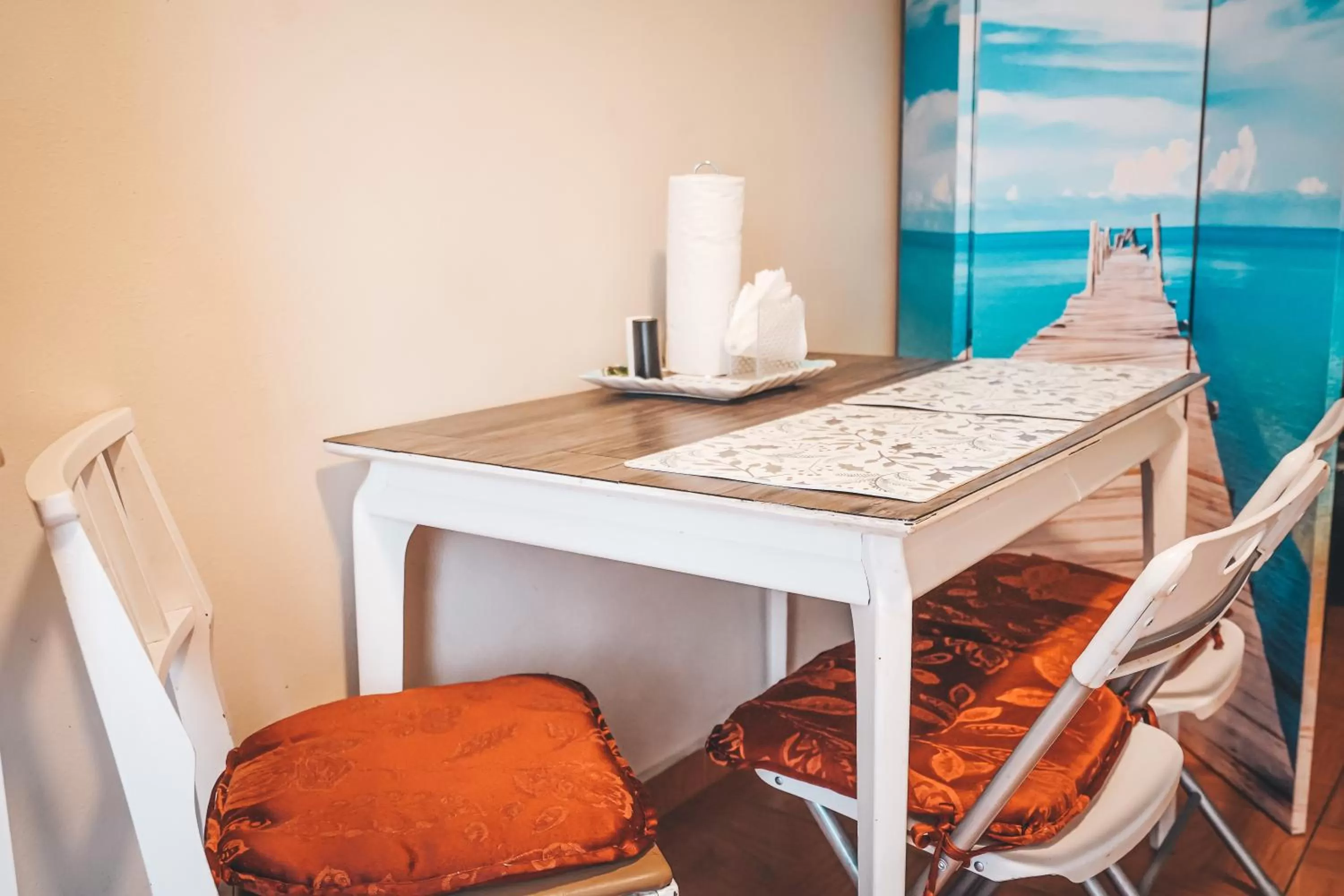 Kitchen or kitchenette in Hollywood Light Haven Lodge