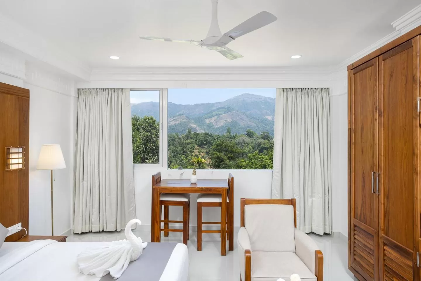 Natural landscape, Mountain View in HOTEL WHITE HOUSE, Munnar