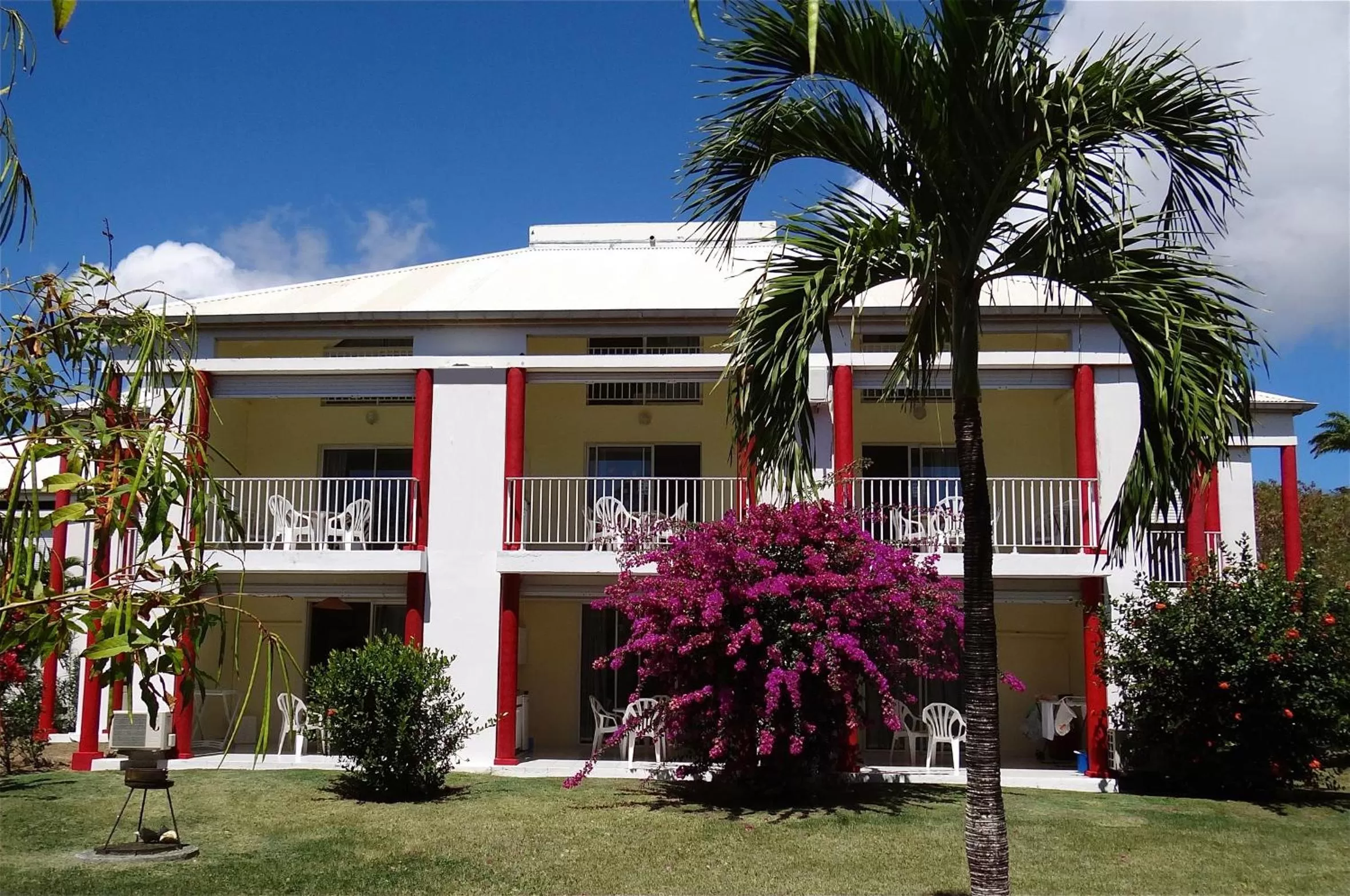 Facade/entrance in Résidence Le Vallon Guadeloupe Parc Piscine Appartements & Studios