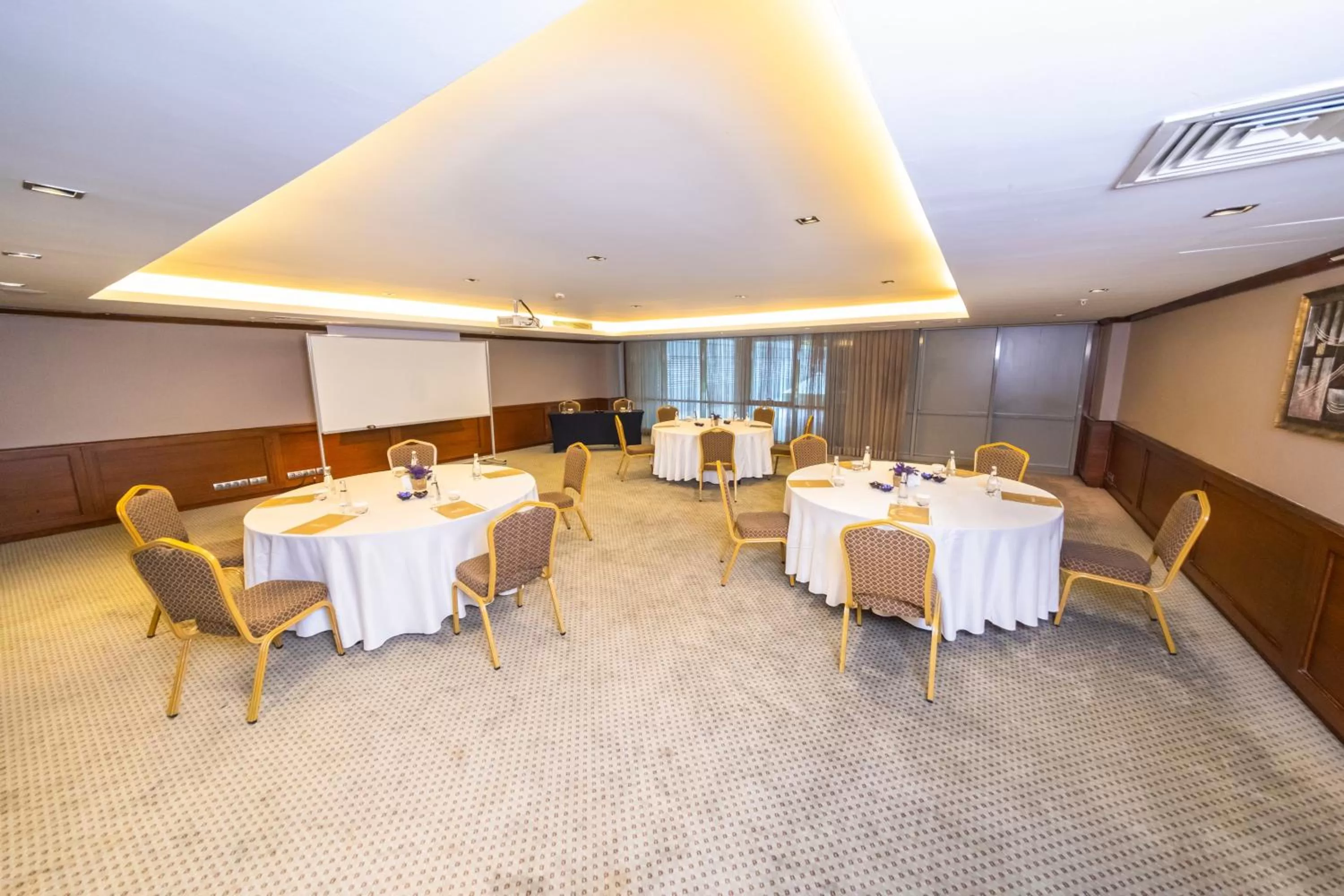 Meeting/conference room in Miracle Istanbul Asia Airport Hotel & Spa