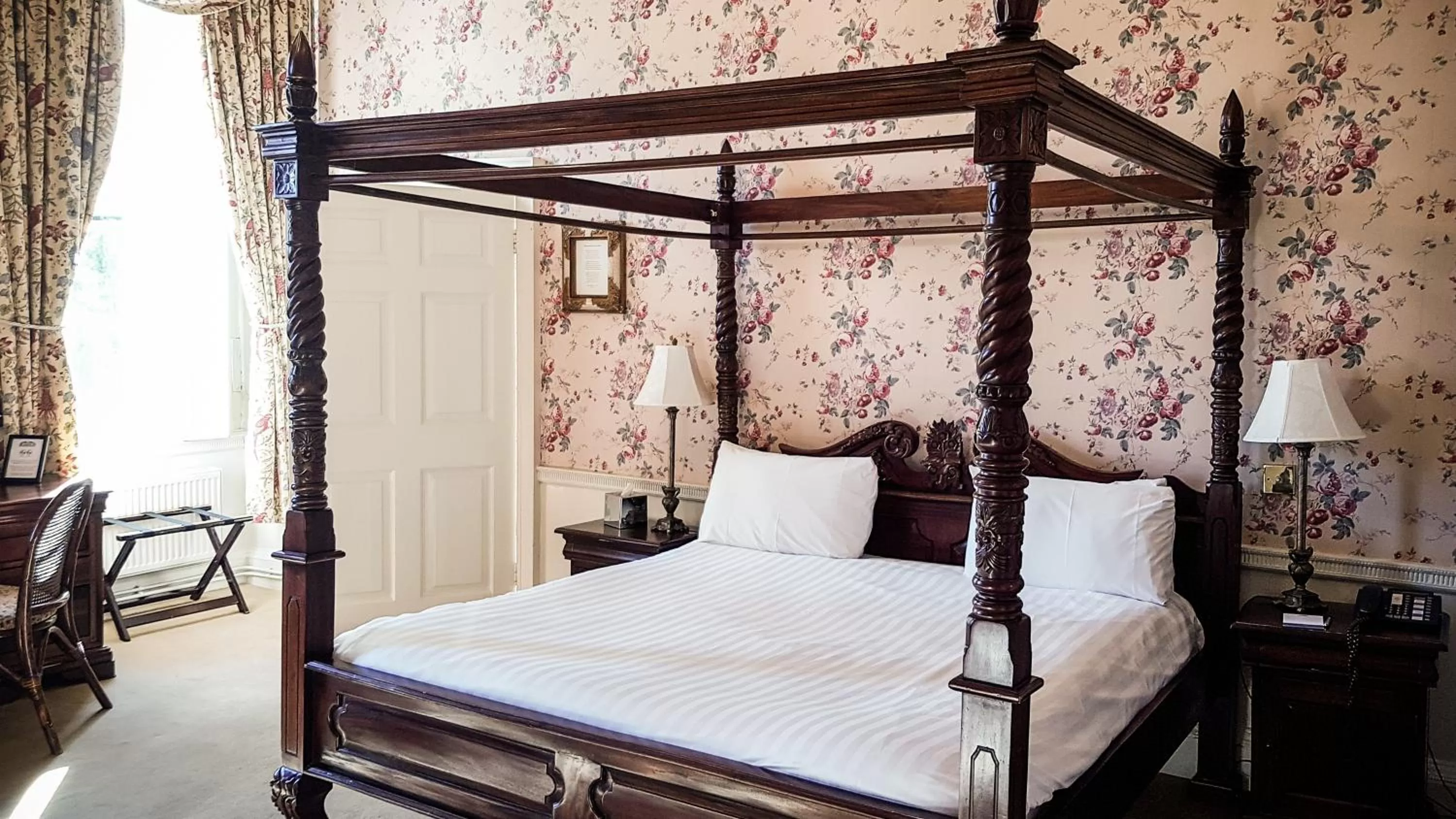 Bed in Colwick Hall Hotel