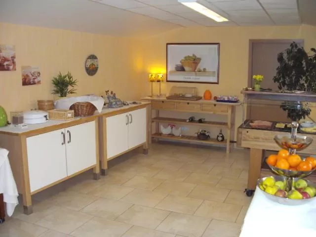 Restaurant/places to eat in Hotel Zum Grunewald