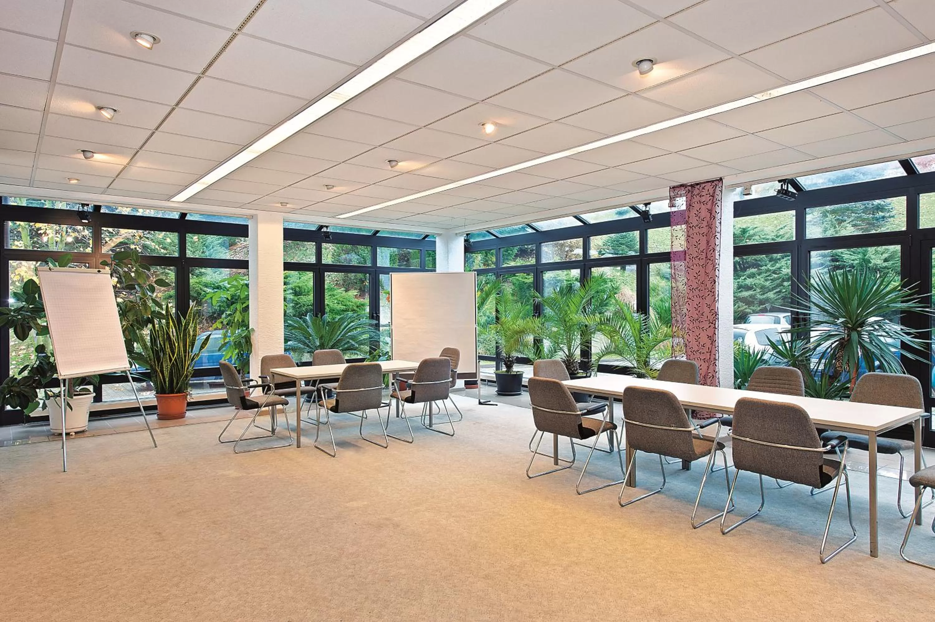 Meeting/conference room, Restaurant/Places to Eat in Hotel Zur Post