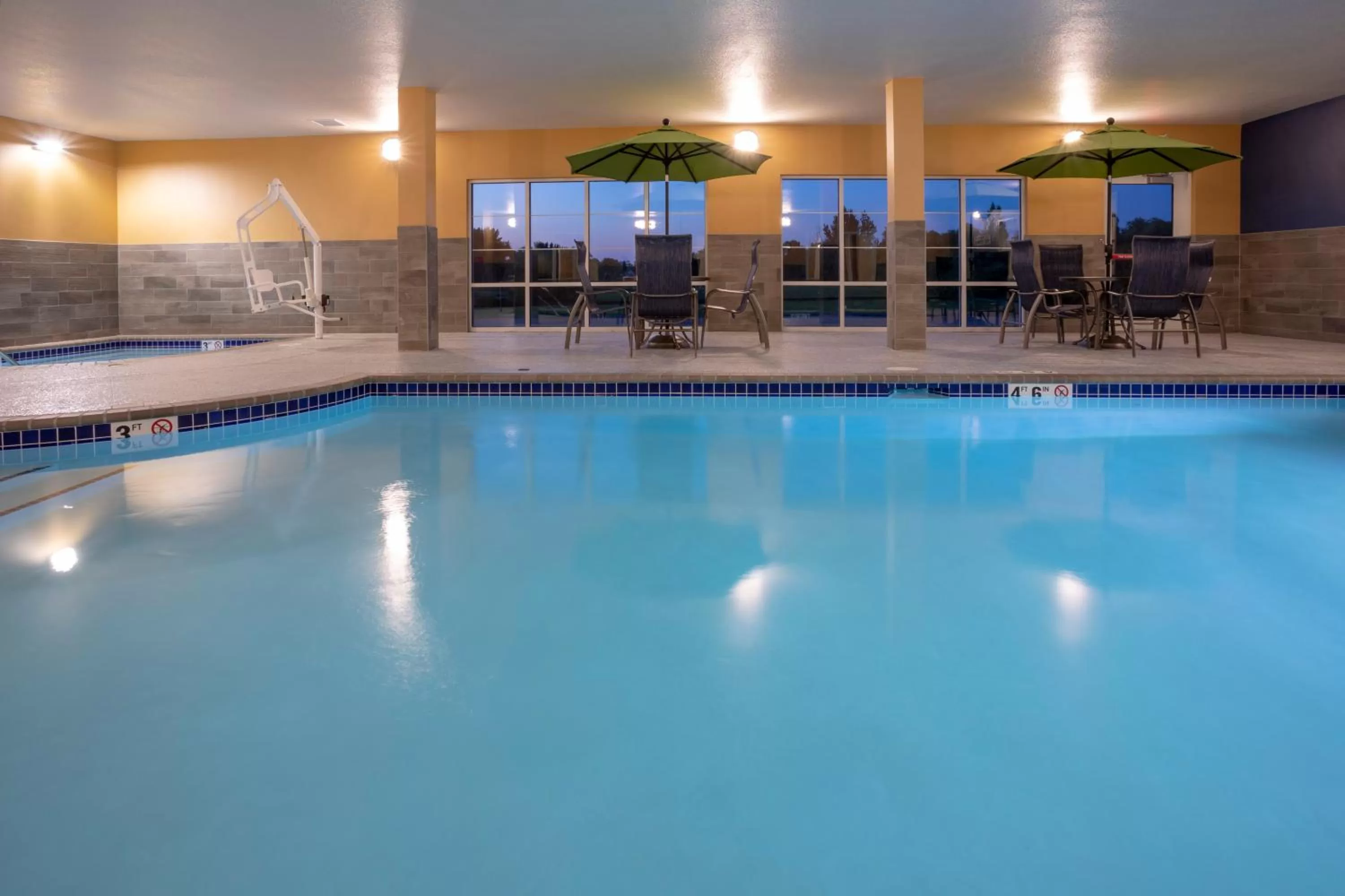Swimming pool in Little Crow Resort & Conference, Trademark by Wyndham