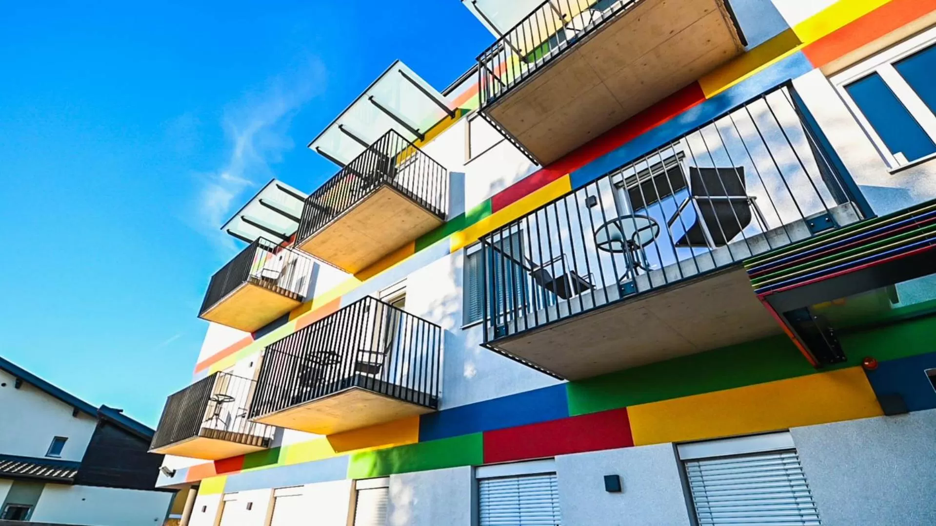 Property building in SHOME Hotel Graz I Self-Check-In I Free Parking