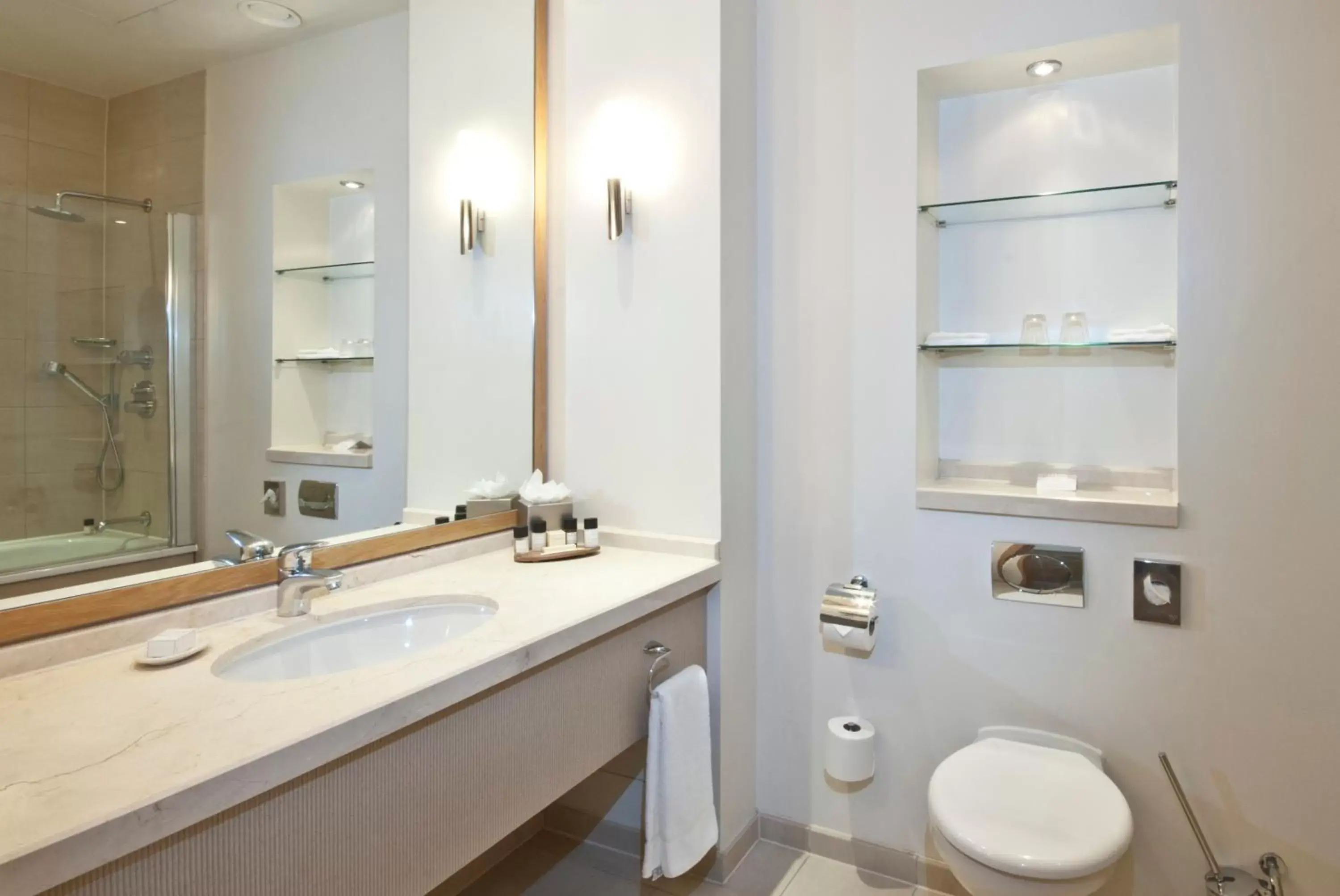 Deluxe Double Room in The Park City Grand Plaza Kensington Hotel Deluxe Double Room in The Park City Grand Plaza Kensington Hotel