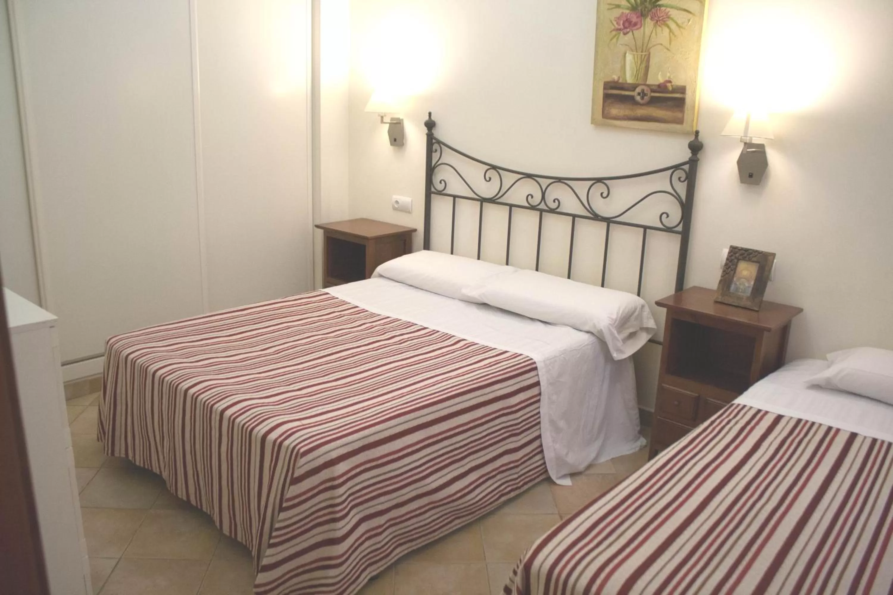 Bedroom, Bed in Abadia Suites