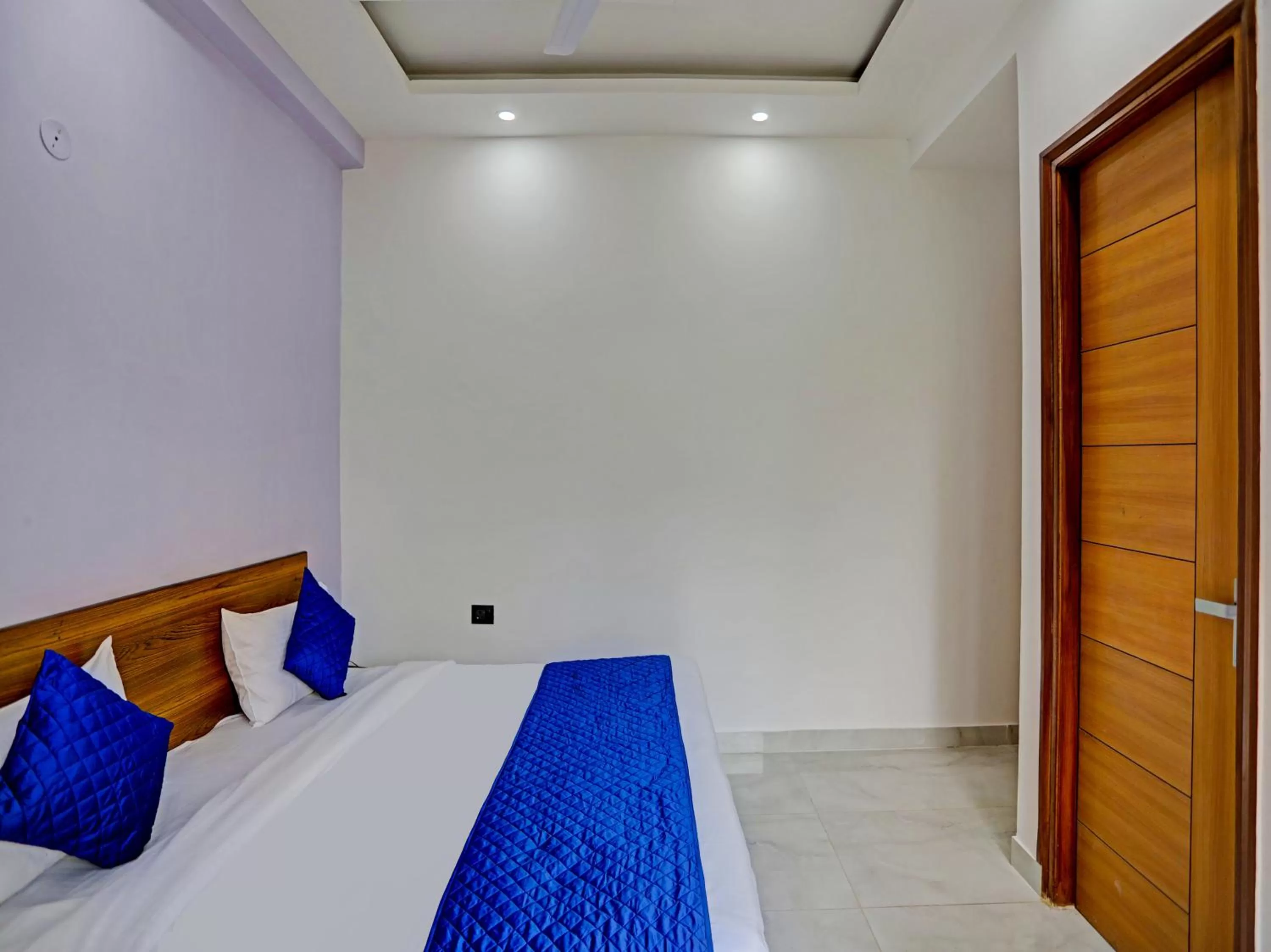 Bedroom, Bed in Hotel Golden Admire - Couple Friendly Hotel Noida Sector - 56