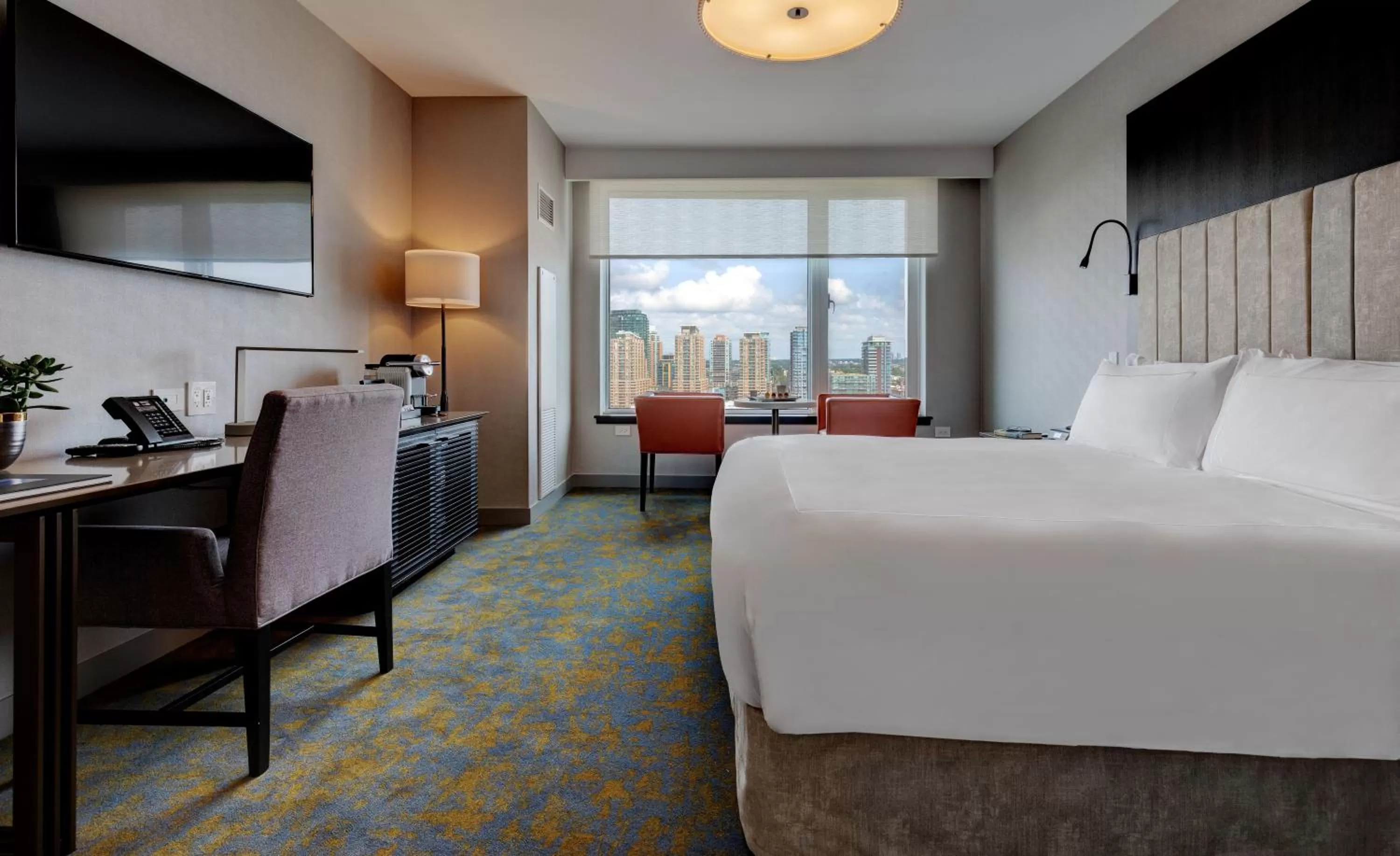 Bedroom, Bed in Hotel X Toronto, a Destination by Hyatt Hotel