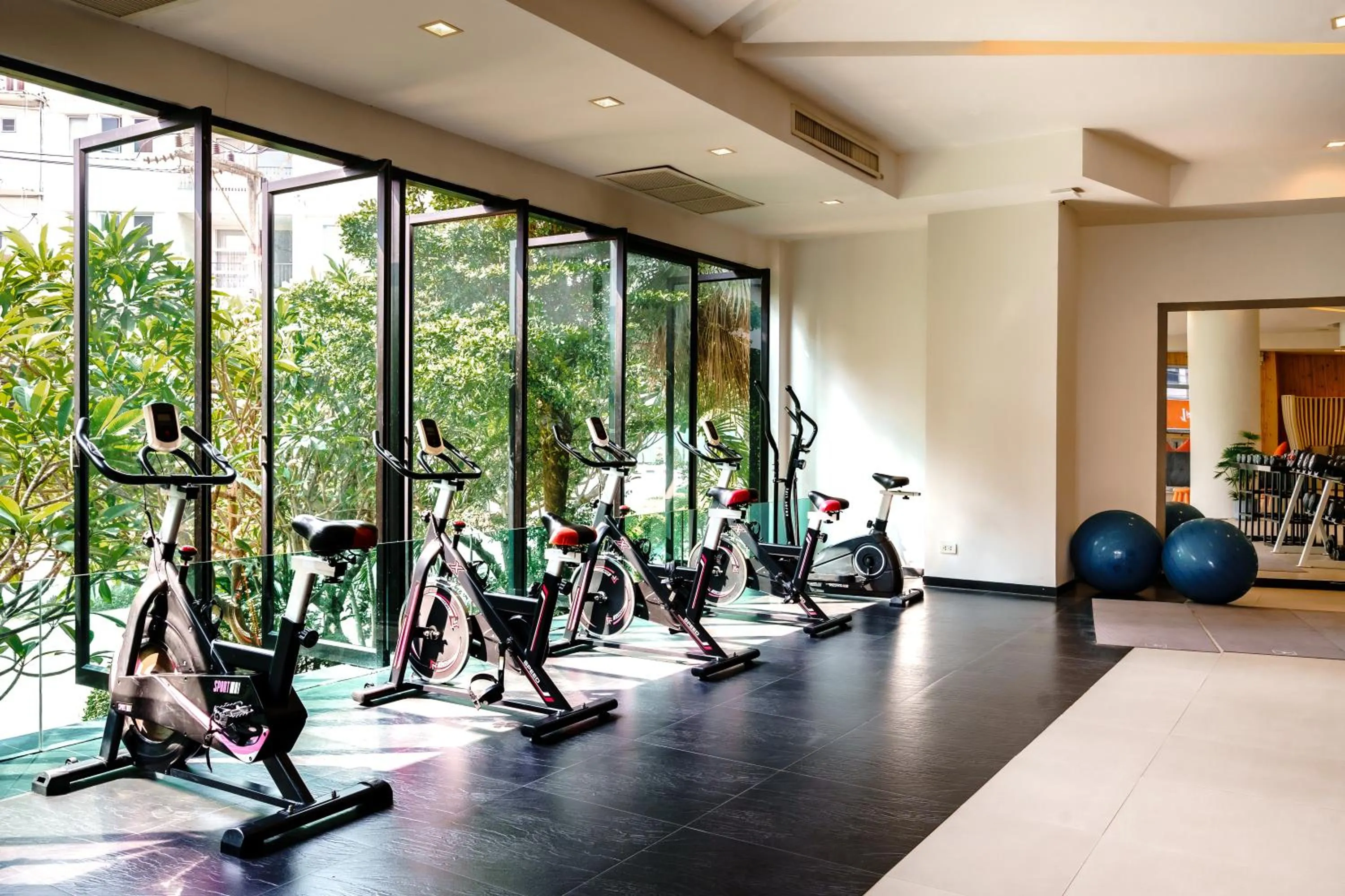 Fitness centre/facilities in Hotel J Pattaya