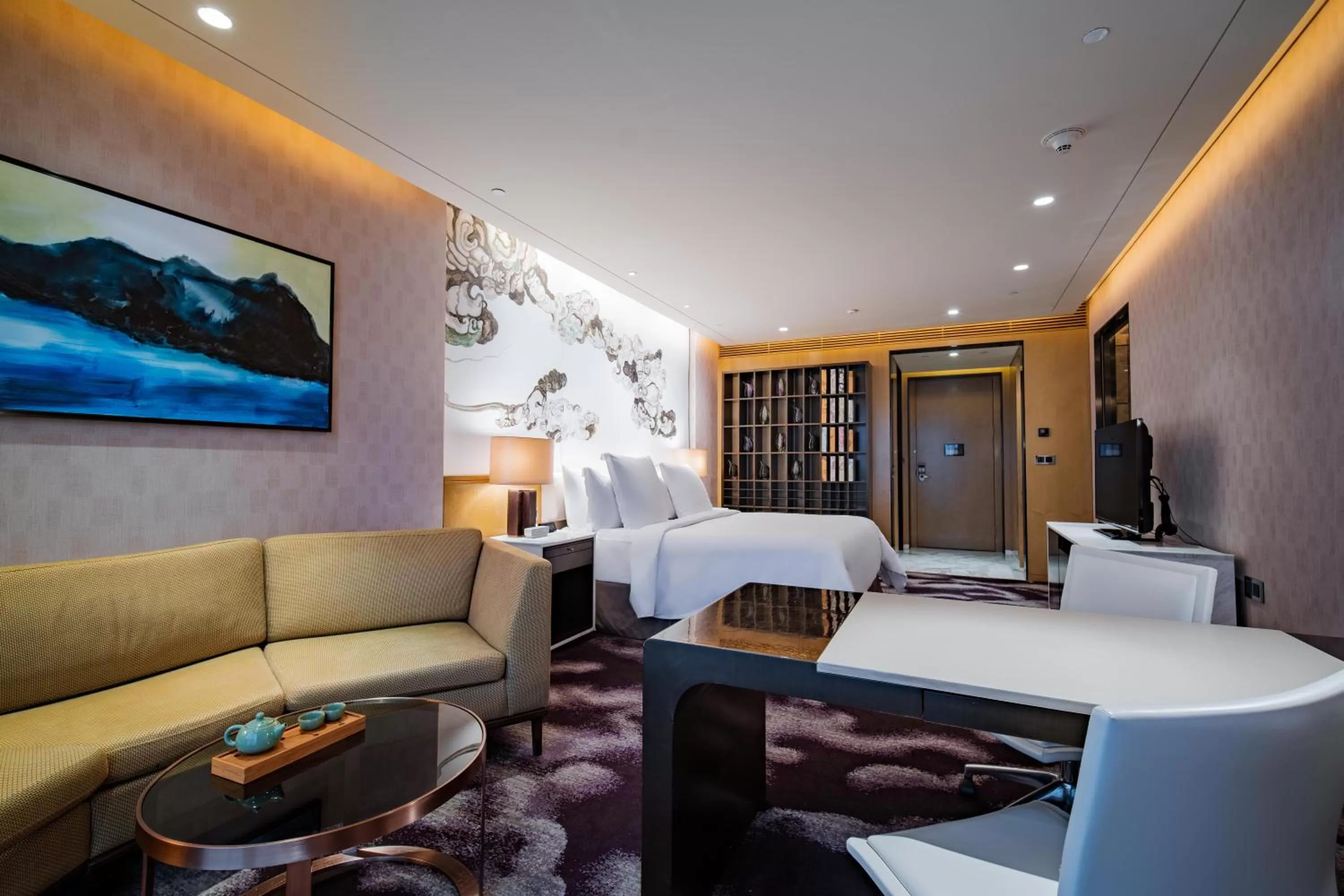 Bedroom, Bed in Four Seasons Hotel Shenzhen