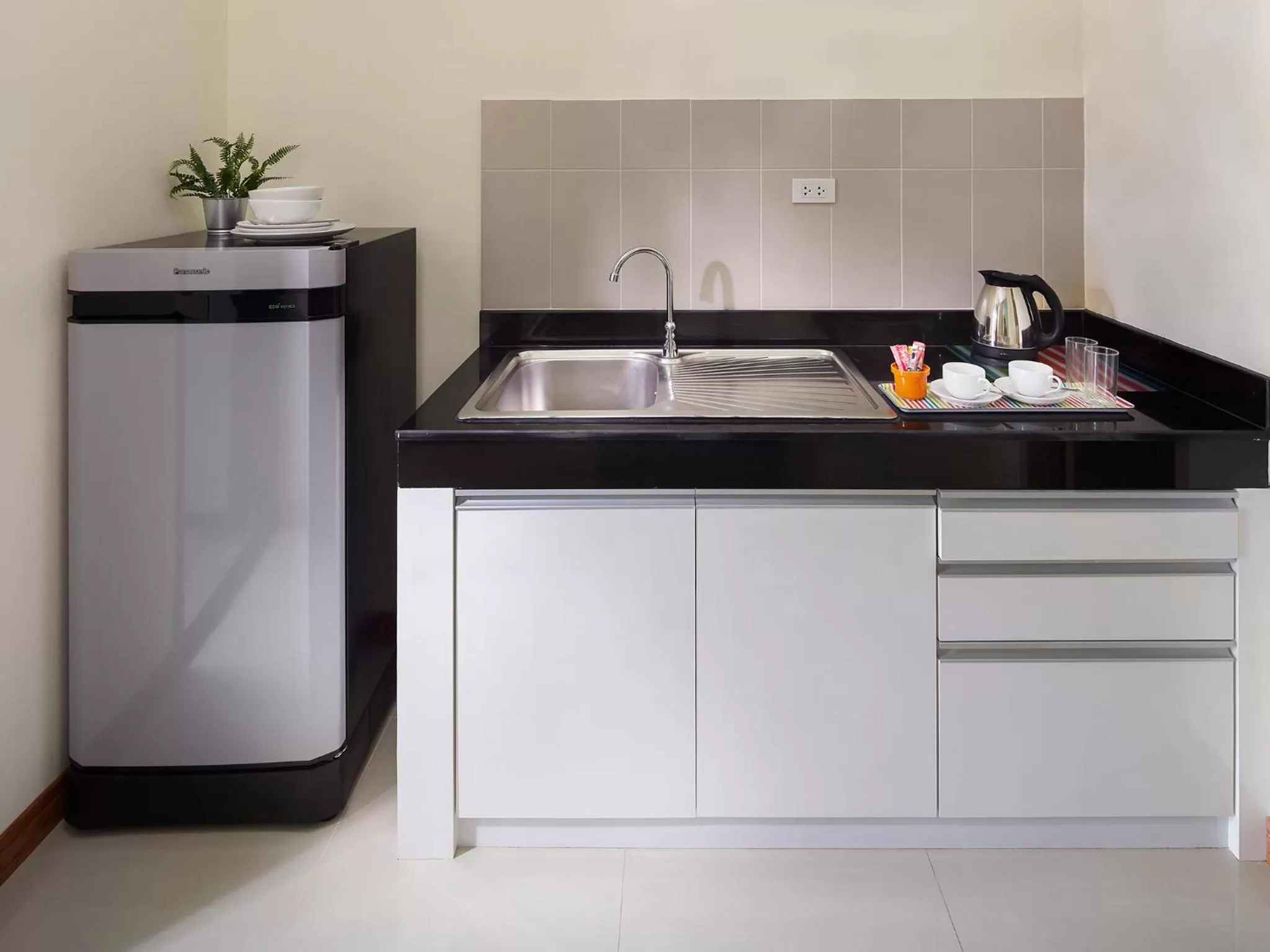 Kitchen/Kitchenette in The Plimplace Hotel