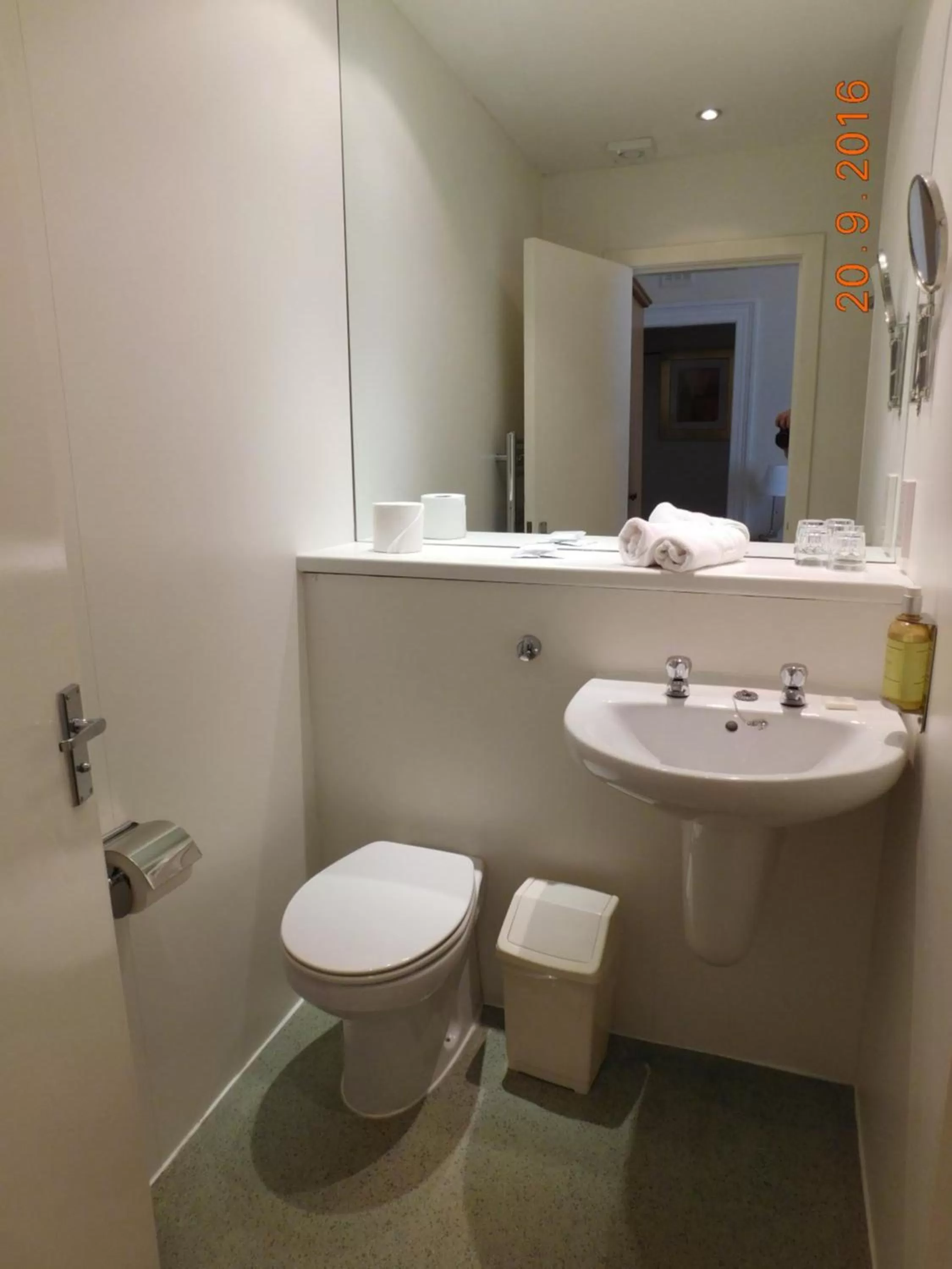 Bathroom in Horizon Hotel