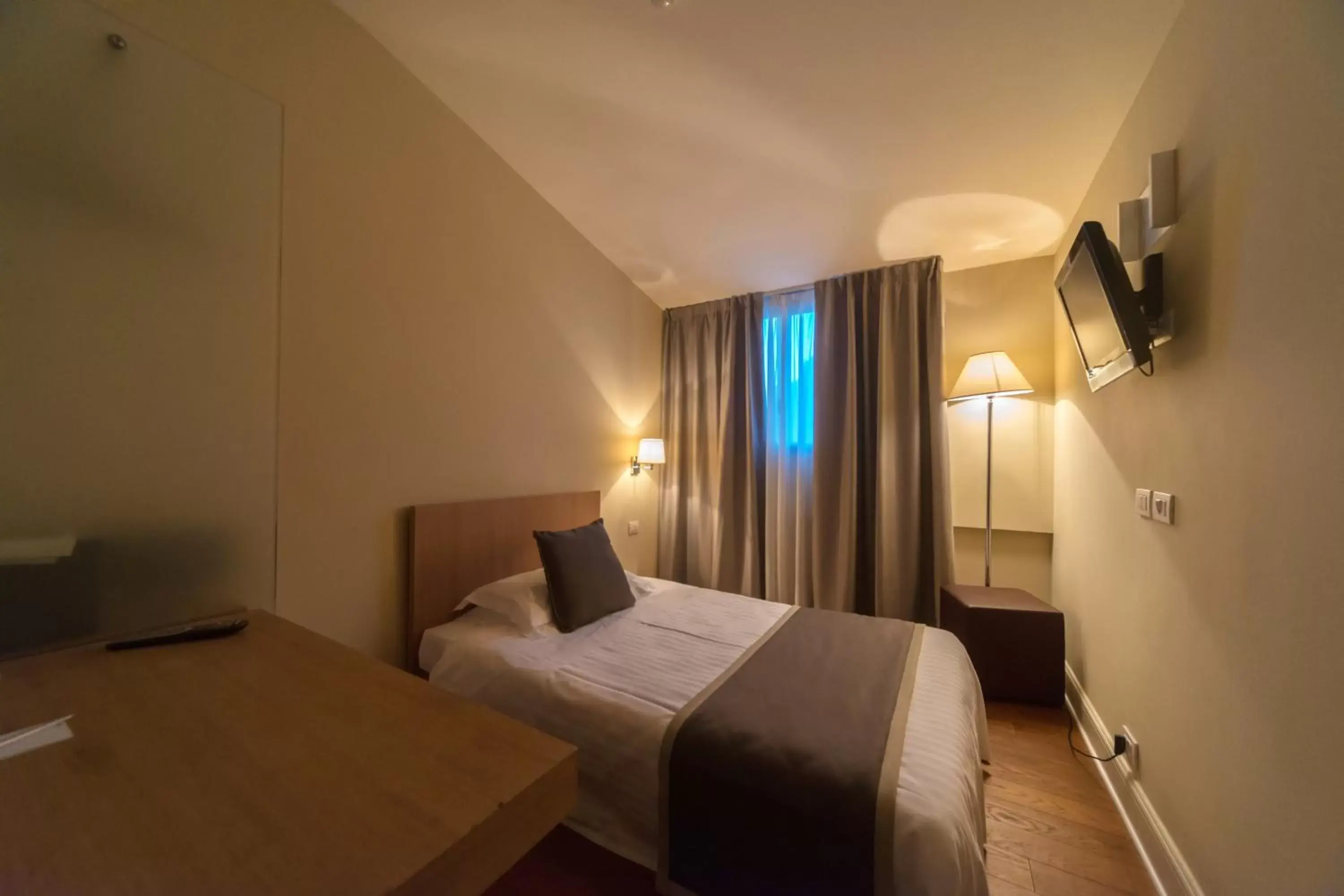 Classic Single Room - single occupancy in Hotel De La Ville Classic Single Room - single occupancy in Hotel De La Ville