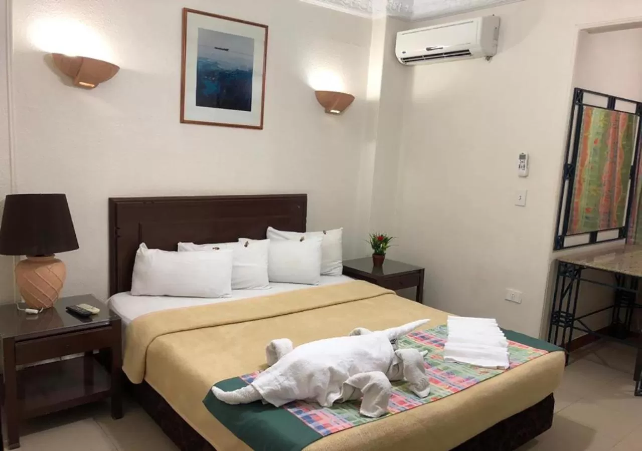 Bedroom, Bed in bonne villa