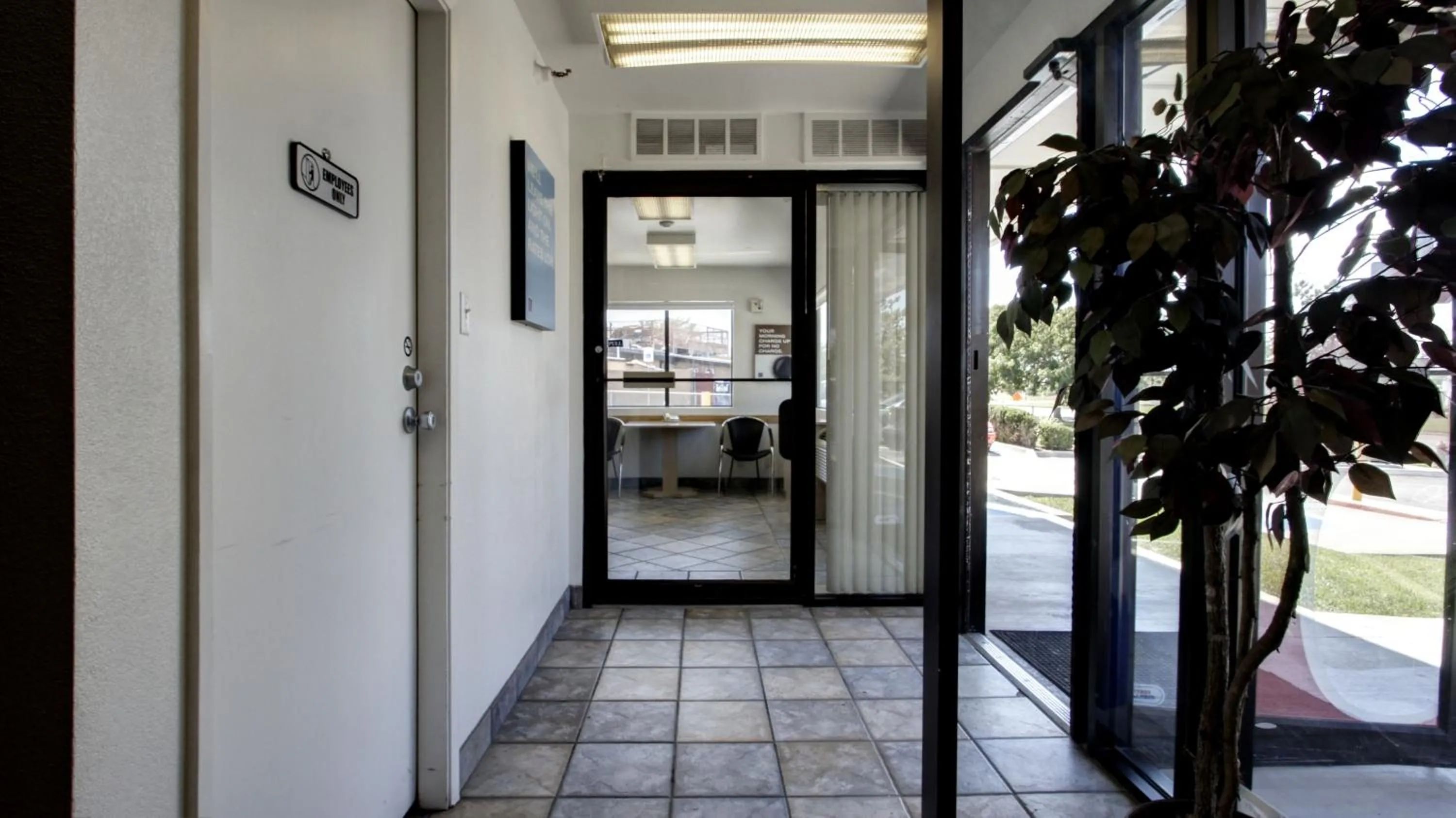 Lobby or reception in Motel 6-Woods Cross, UT - Salt Lake City - North