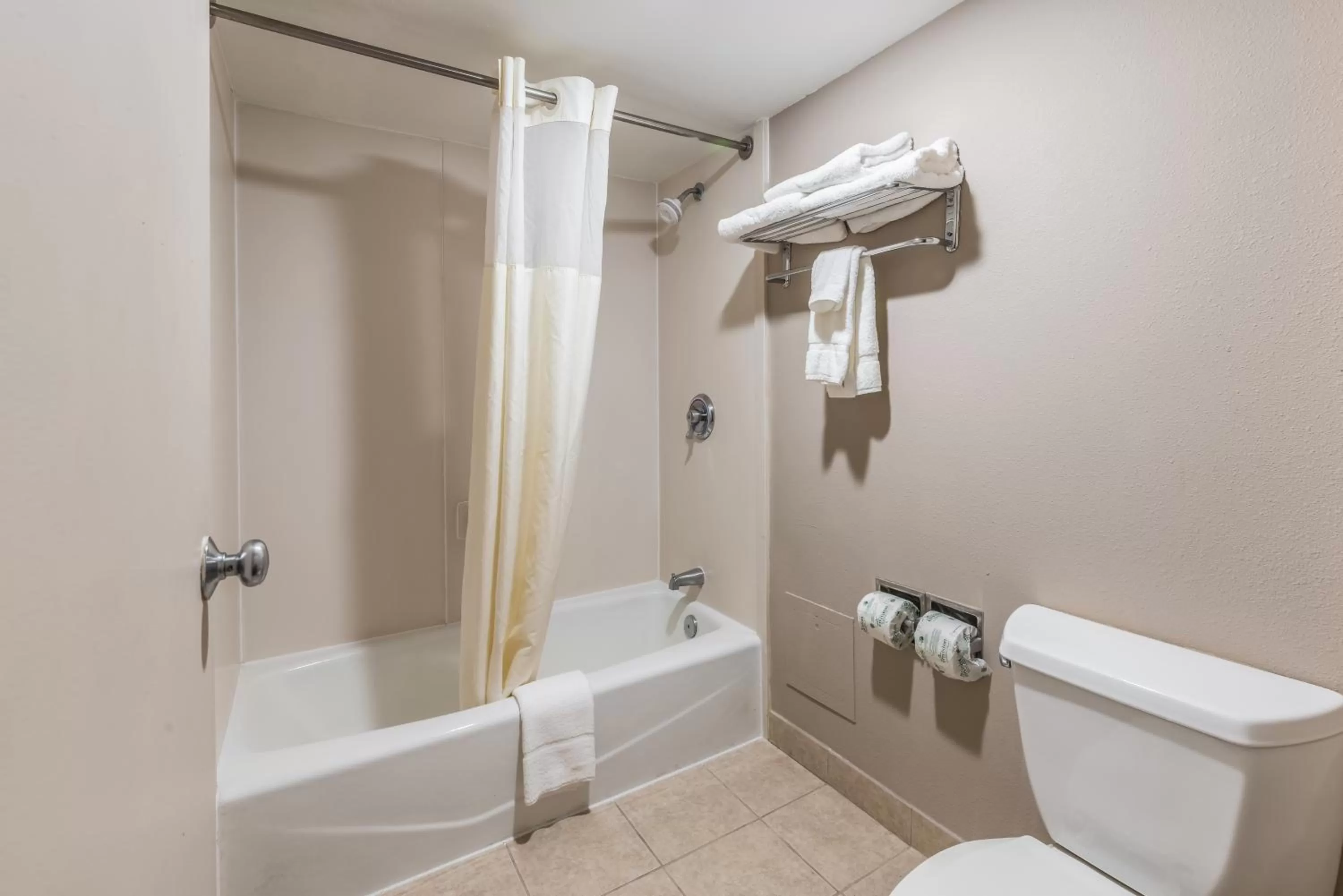 Lake Norman Inn and Suites