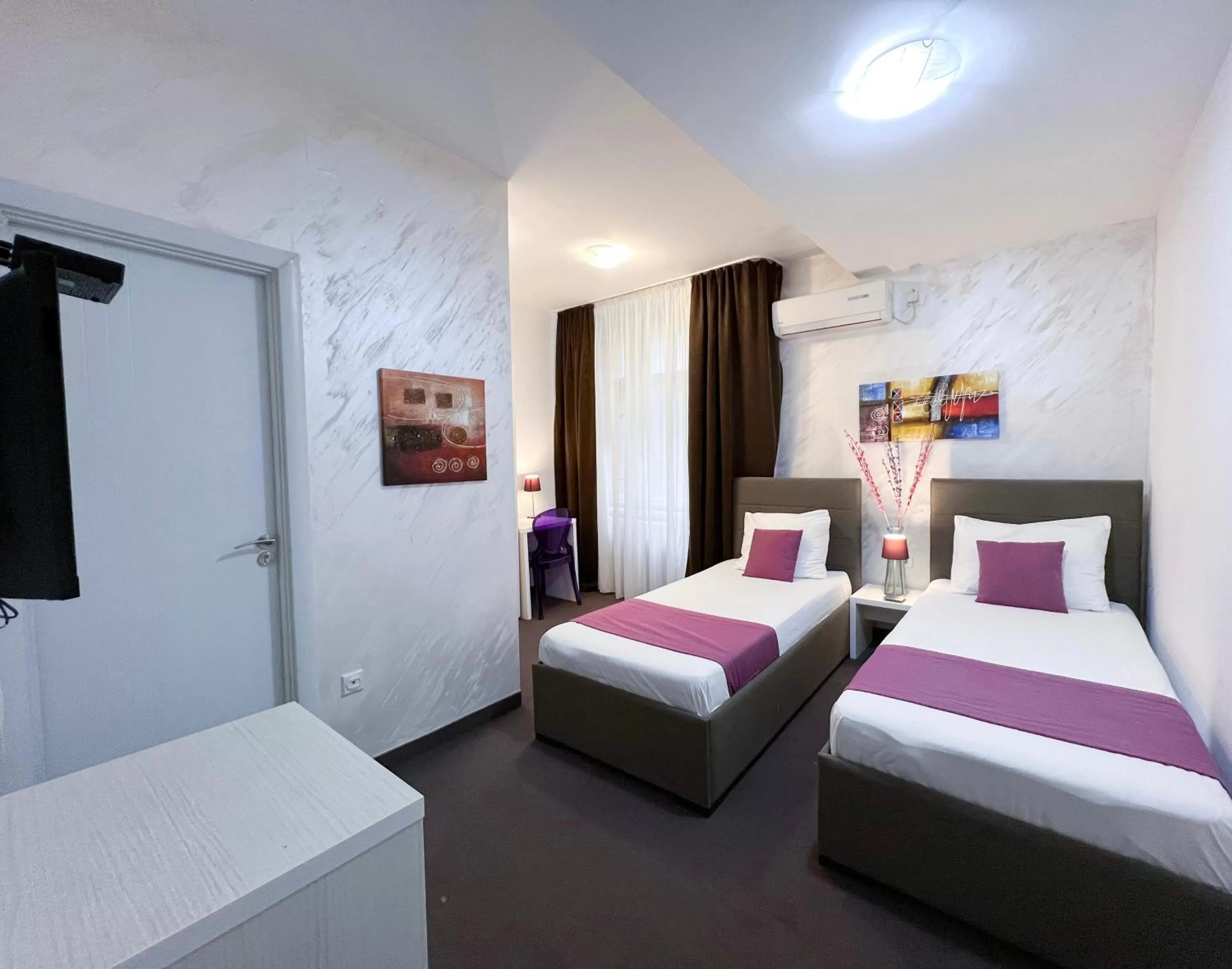 Photo of the whole room, Bed in Centar Forever