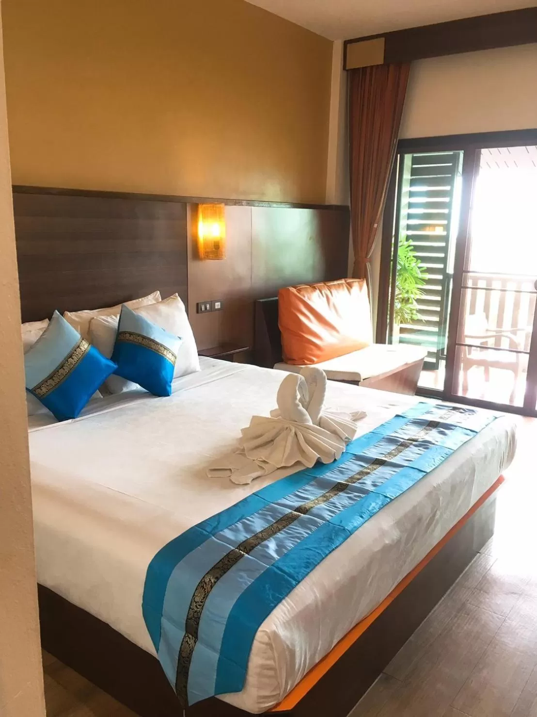 Bed in BB Mantra Boutique Hotel