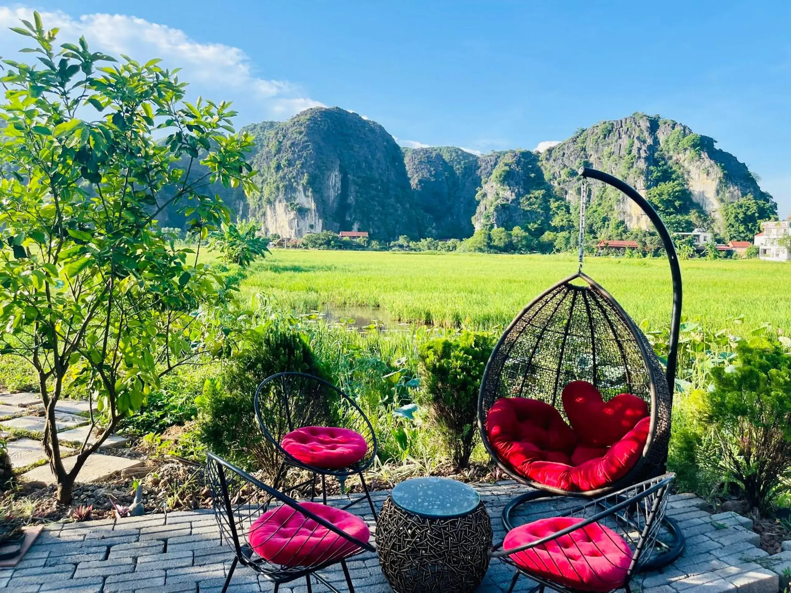 Spring in Tam Coc Mountain View Homestay Spring in Tam Coc Mountain View Homestay