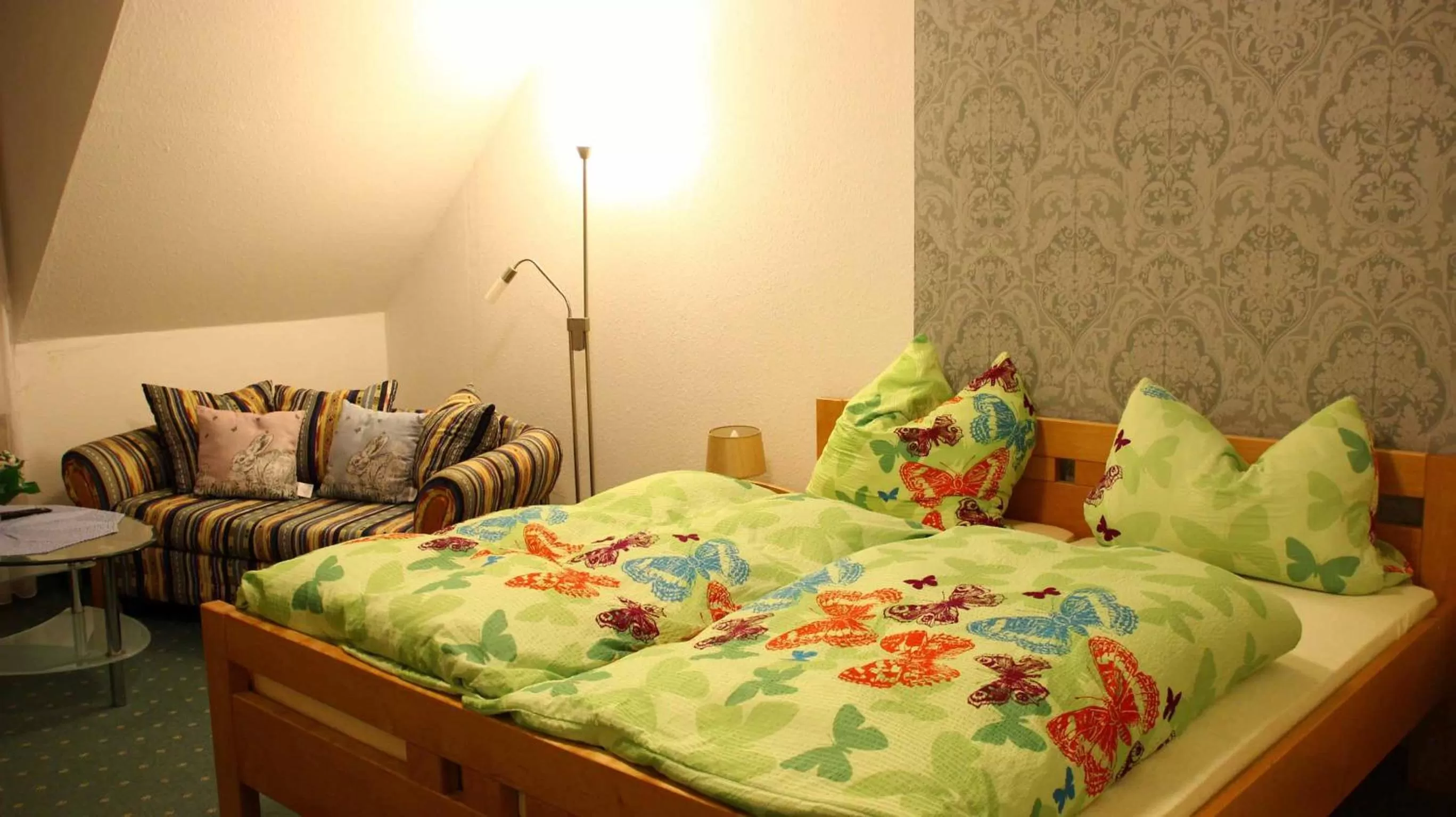 Bed in Hotel Gasthof Zum weissen Lamm