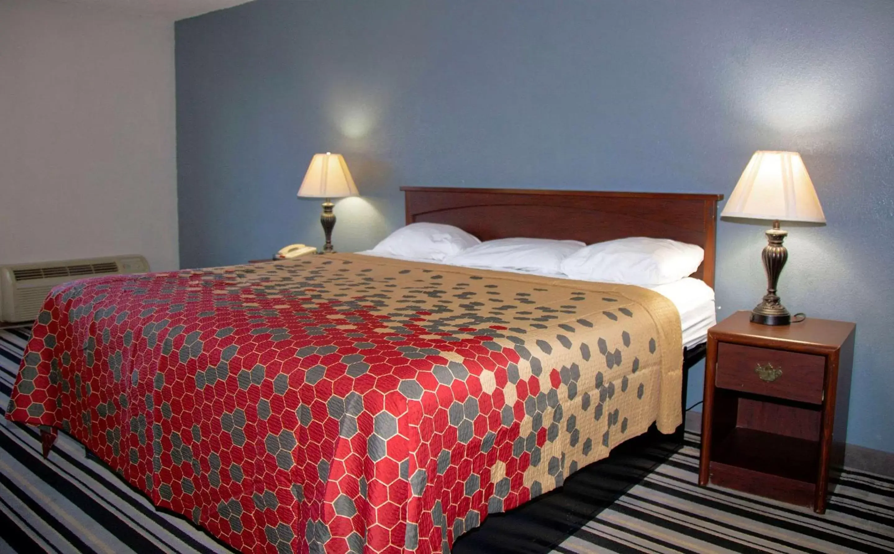 Standard King Room - Smoking in Econo Lodge Ardmore Standard King Room - Smoking in Econo Lodge Ardmore