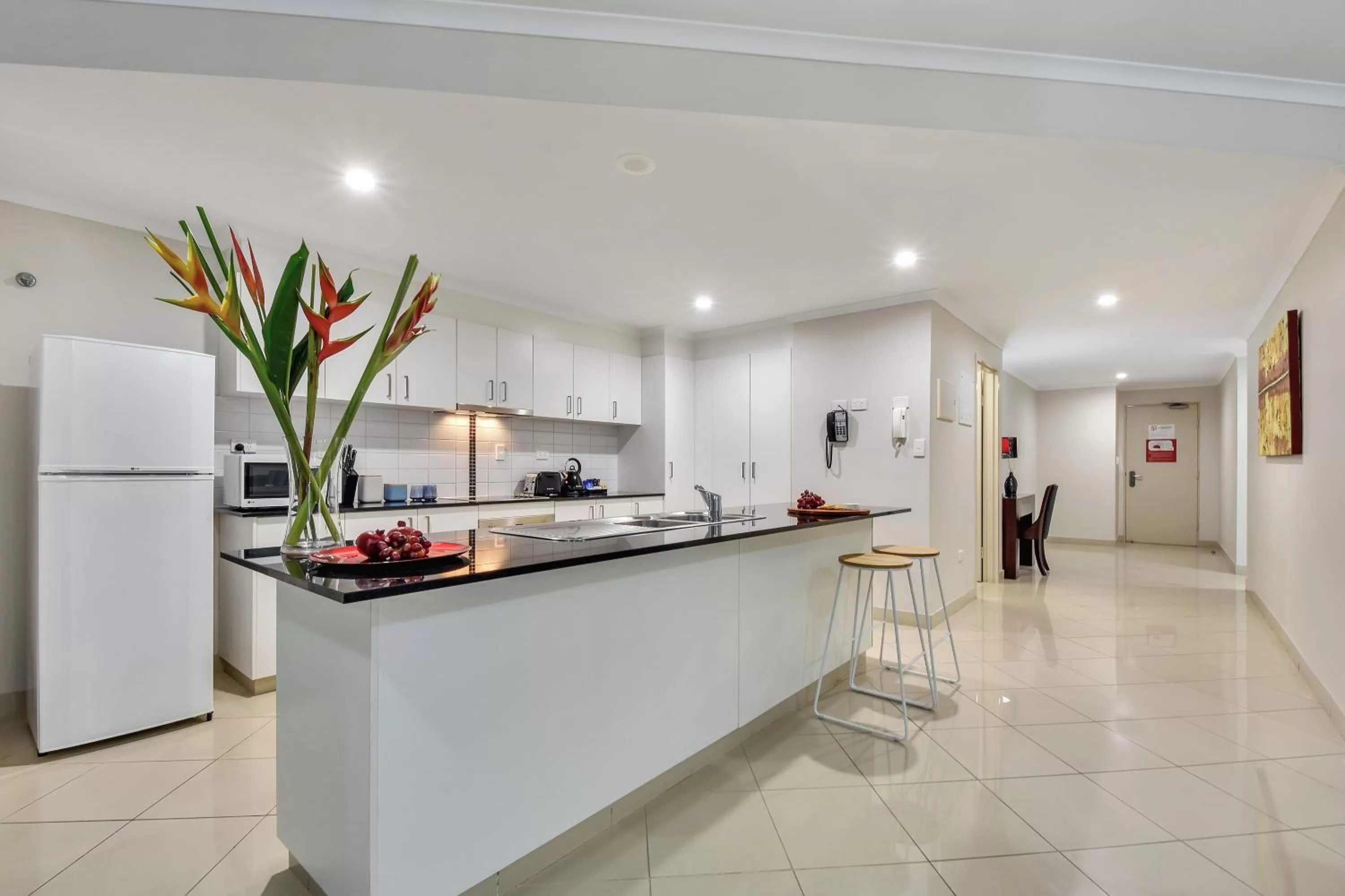 Kitchen or kitchenette in Argus Apartments Darwin