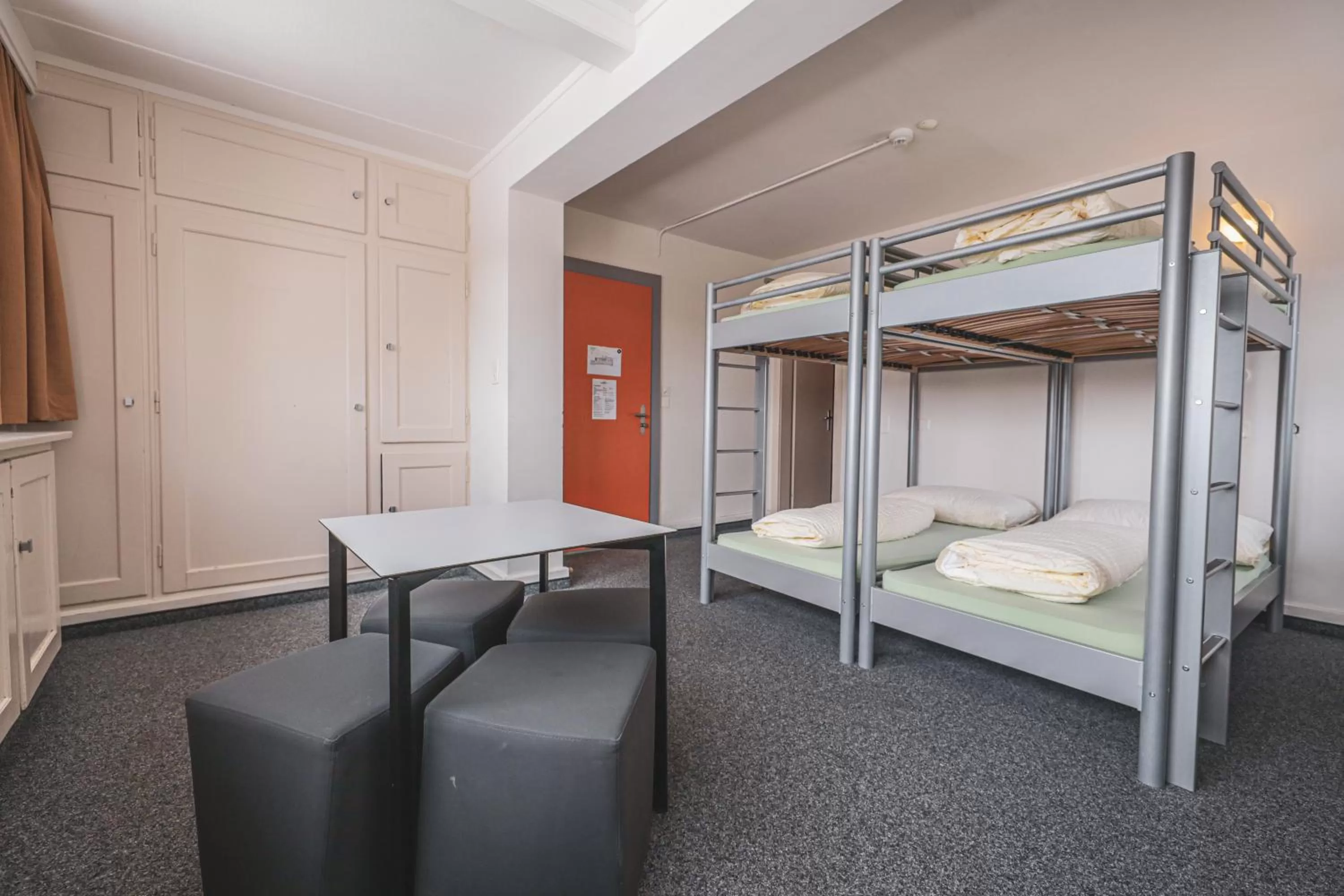 Photo of the whole room, Bed in Arosa Mountain Lodge