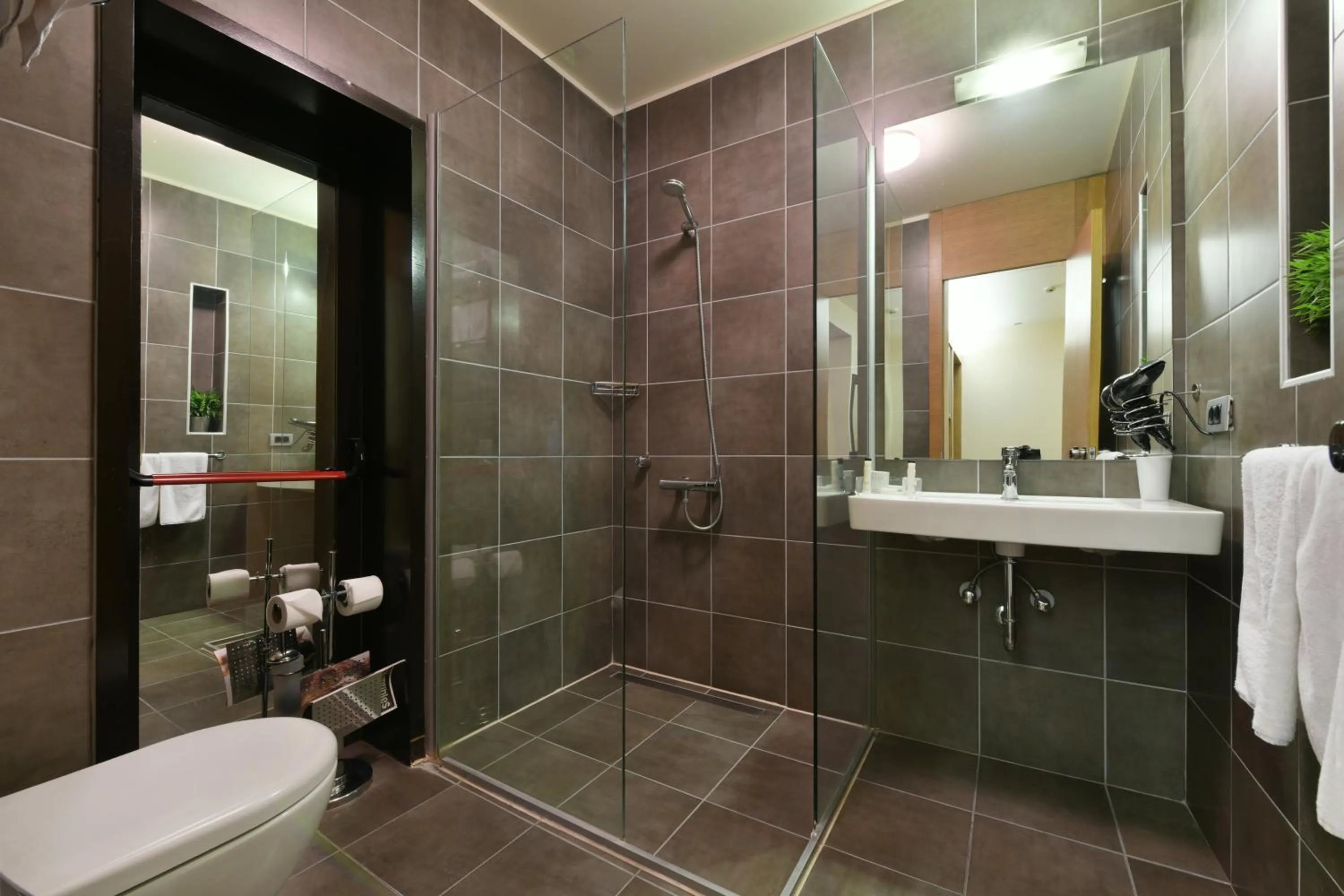 Bathroom in Ansen Hotel and Suites