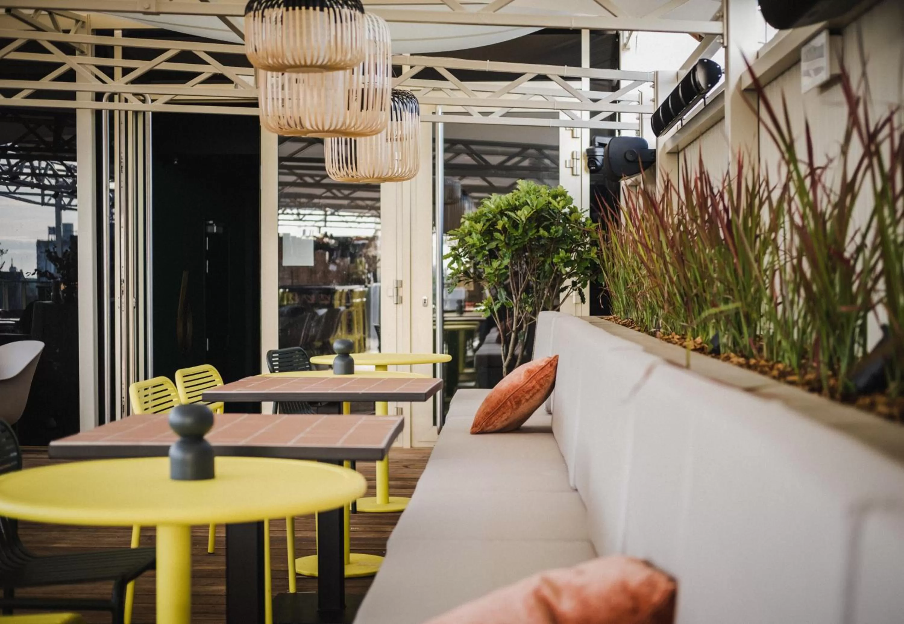 Restaurant/places to eat in Yalo Urban Boutique Hotel Gent