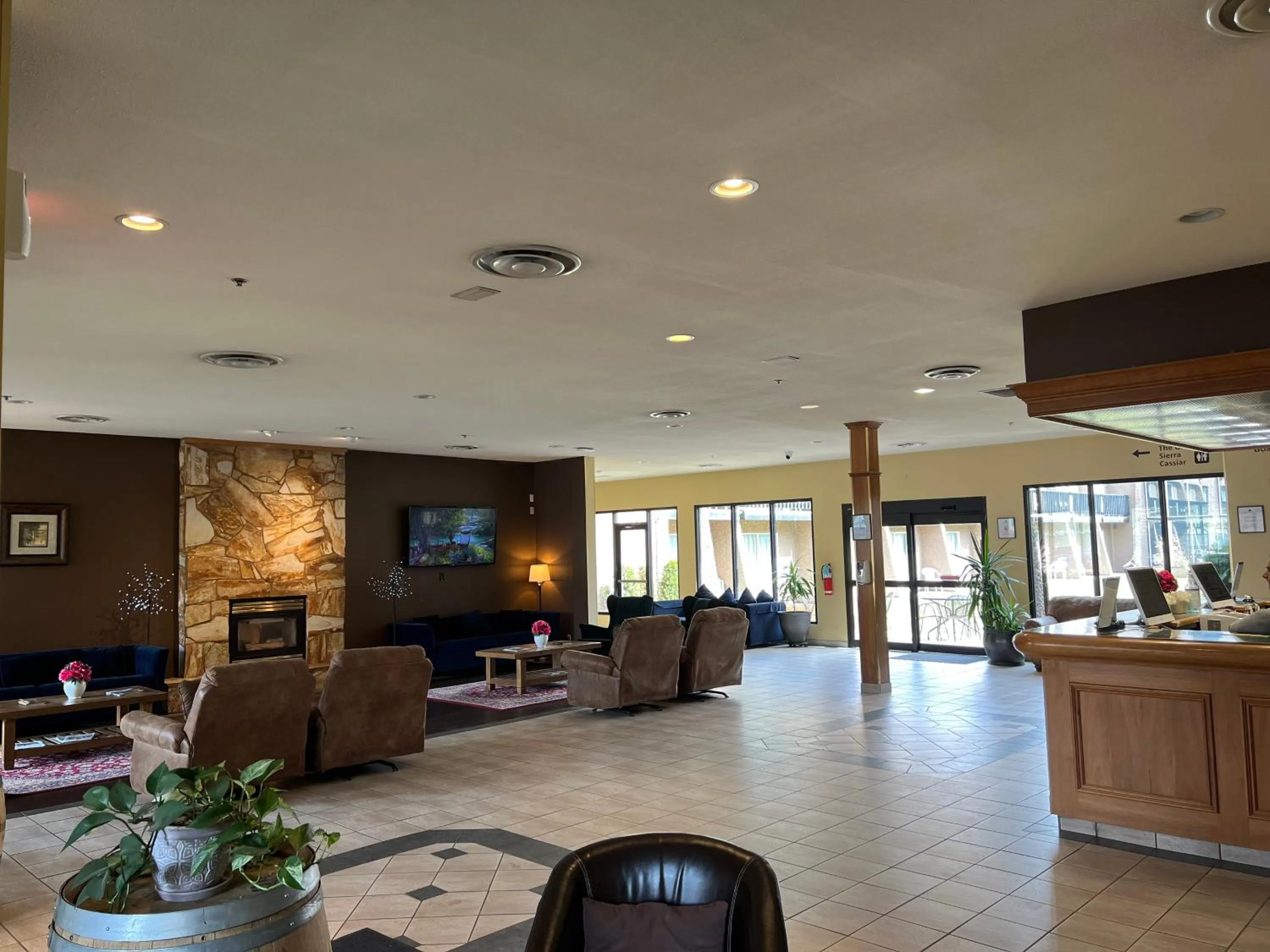 TV and multimedia in Divya Sutra Plaza and Conference Centre, Vernon, BC