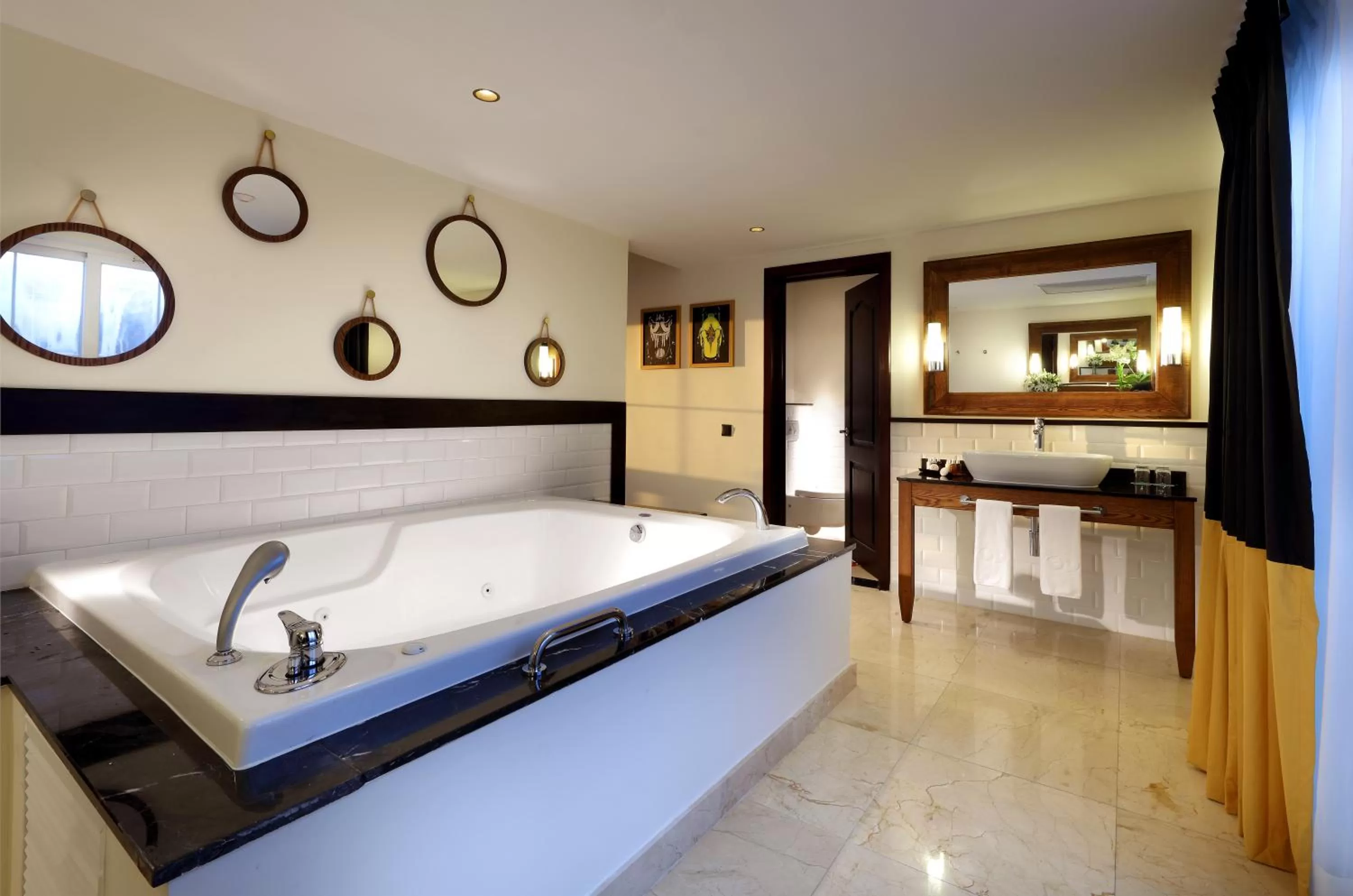 Bathroom, Bed in Grand Palladium Lady Hamilton Resort & Spa - All Inclusive