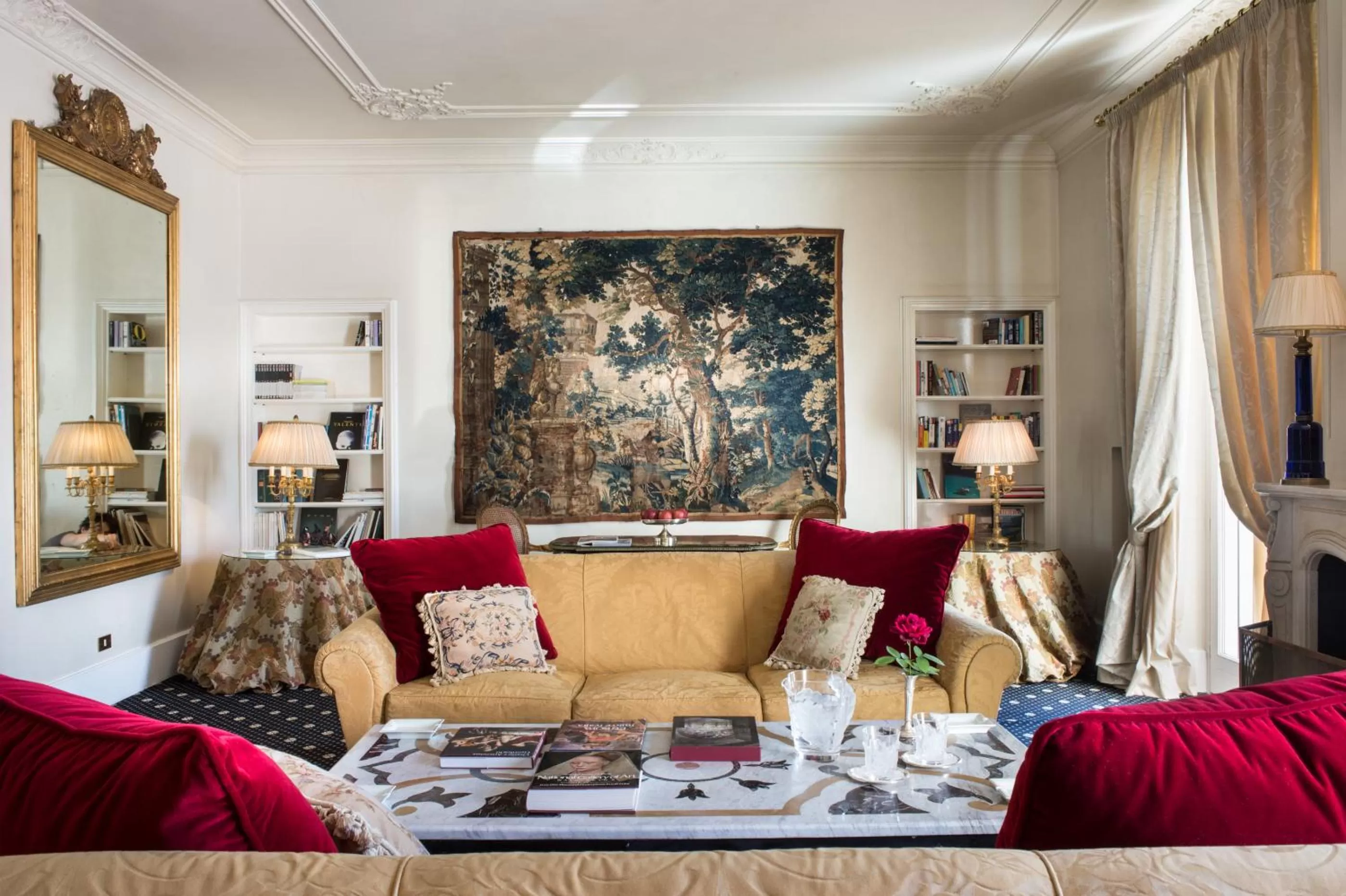 Living room in Grand Hotel Plaza