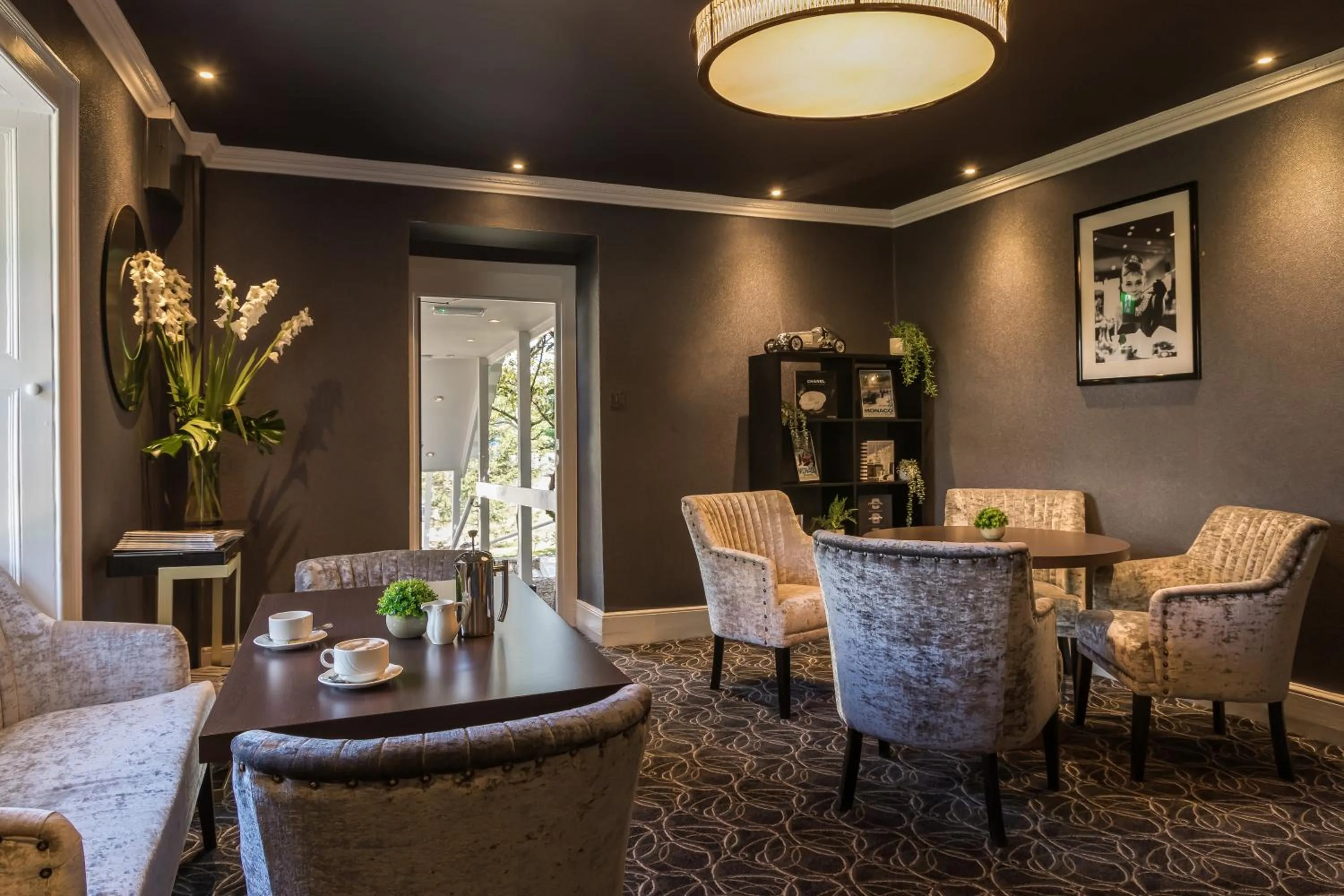 Lounge or bar in The Devon Hotel