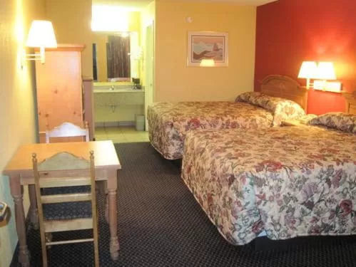 Photo of the whole room, Bed in Bestway Inn